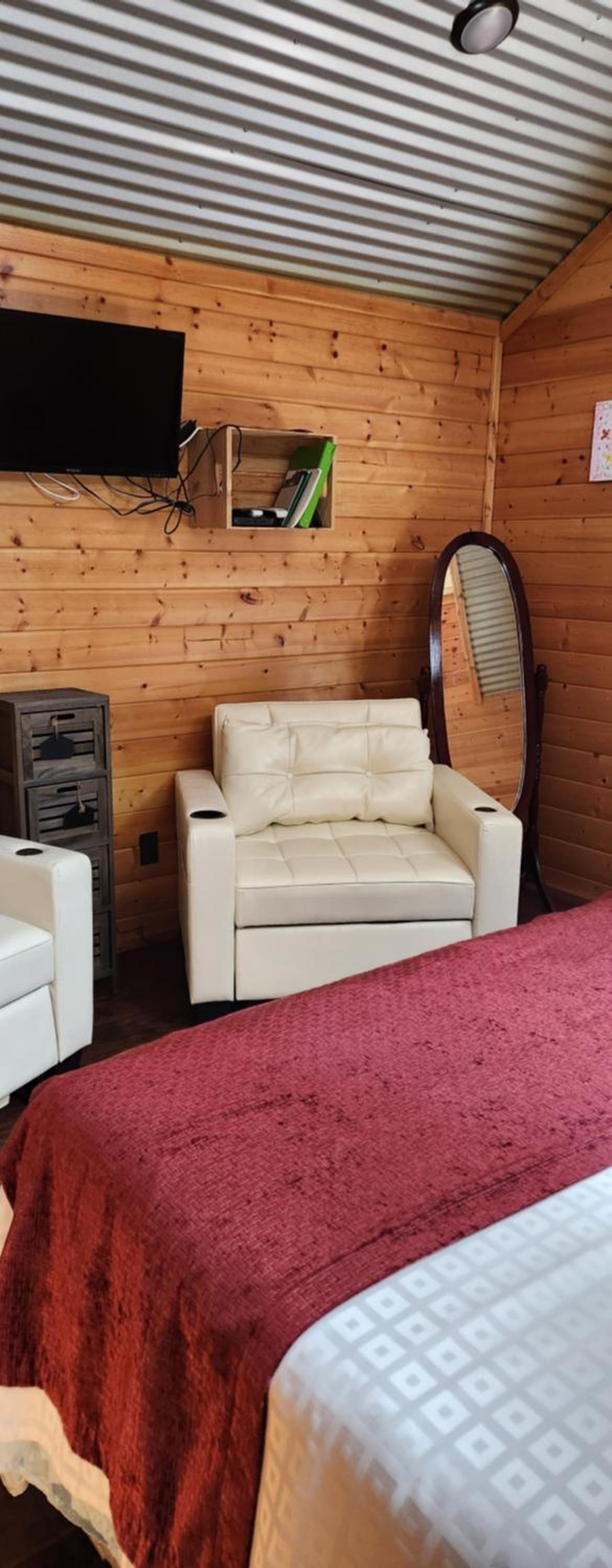 Cabin 8 photo 1