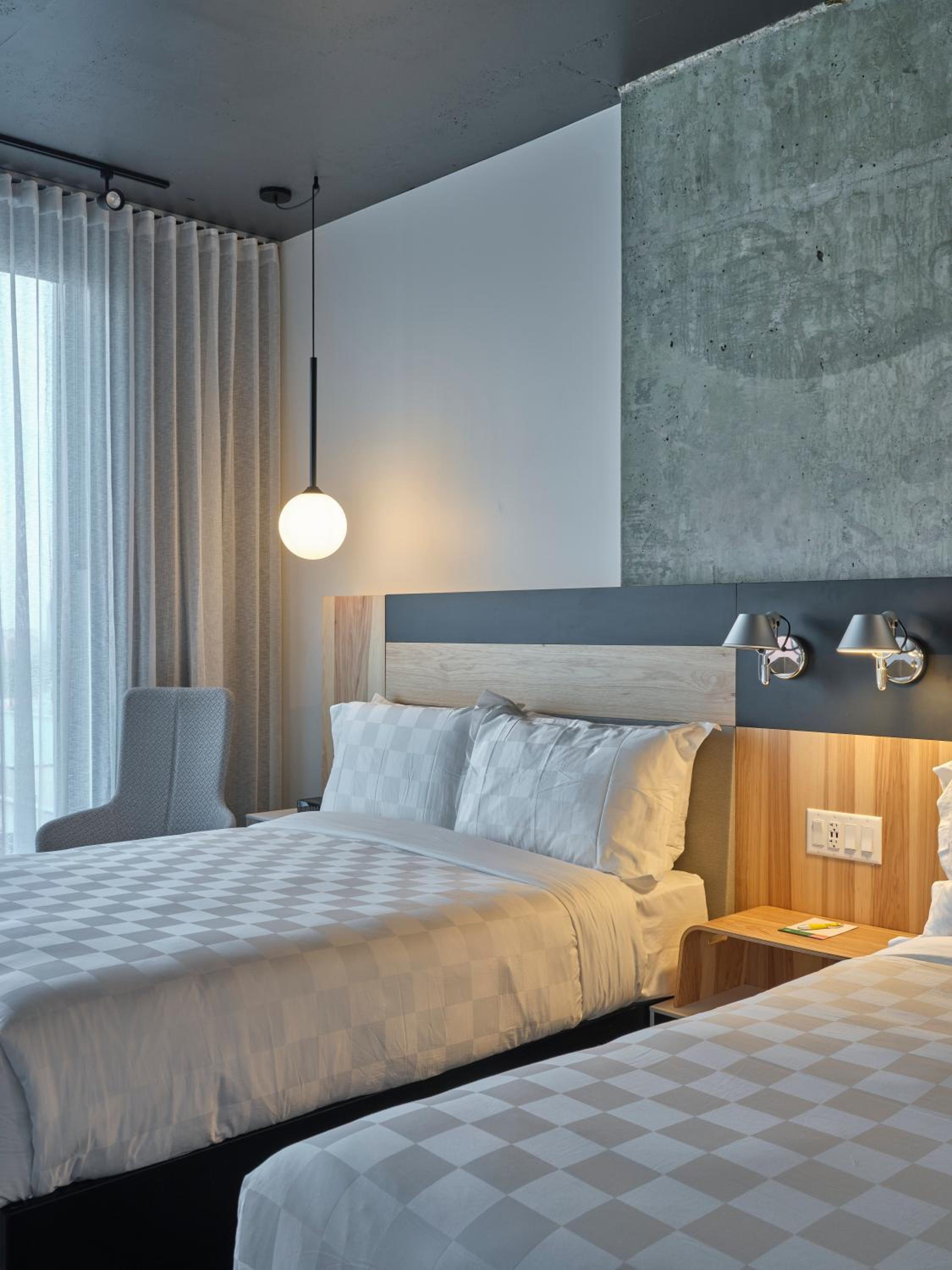 Queen Room with Two Queen Beds photo 1