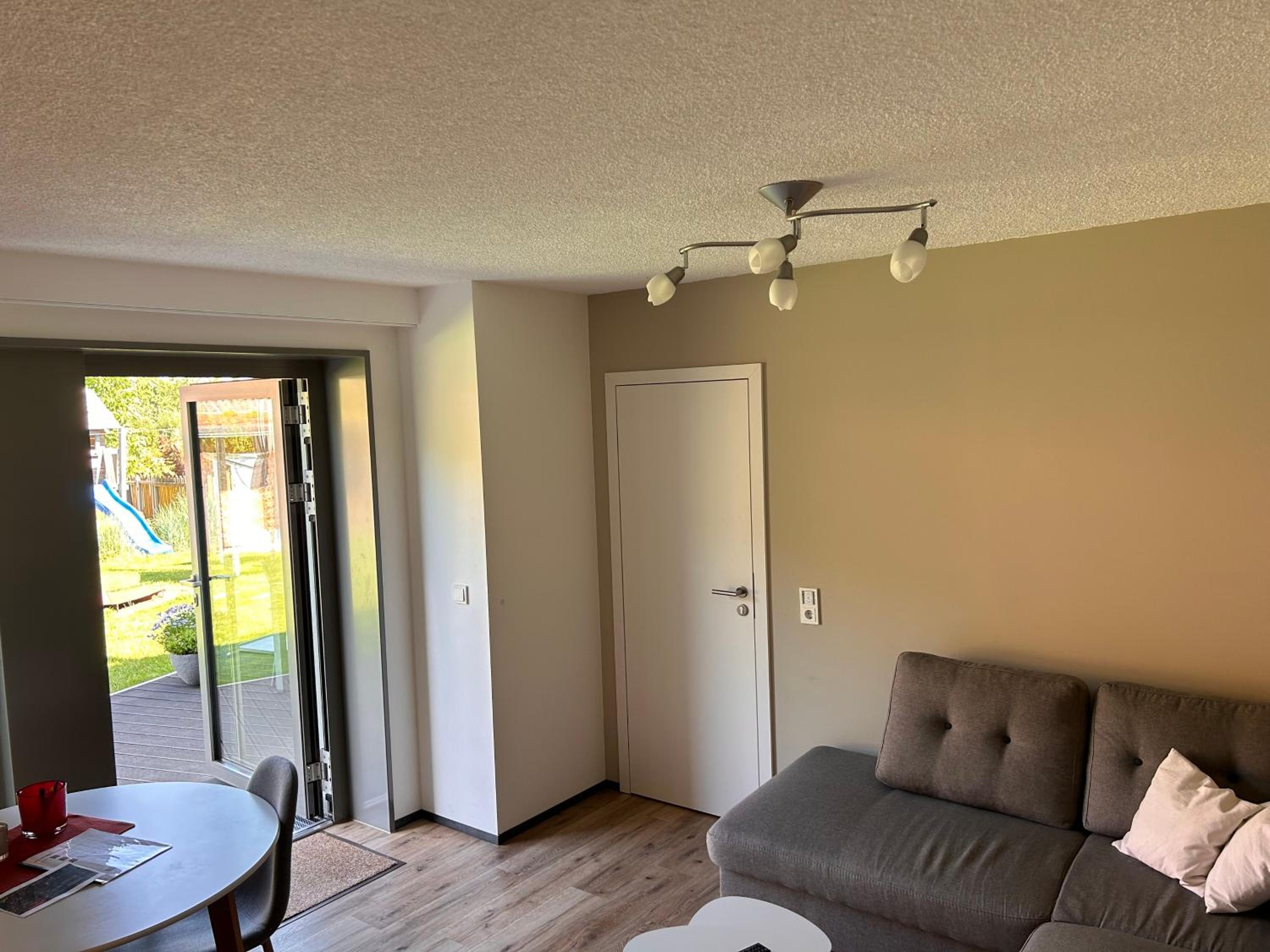 Apartment with Terrace - Photo 14