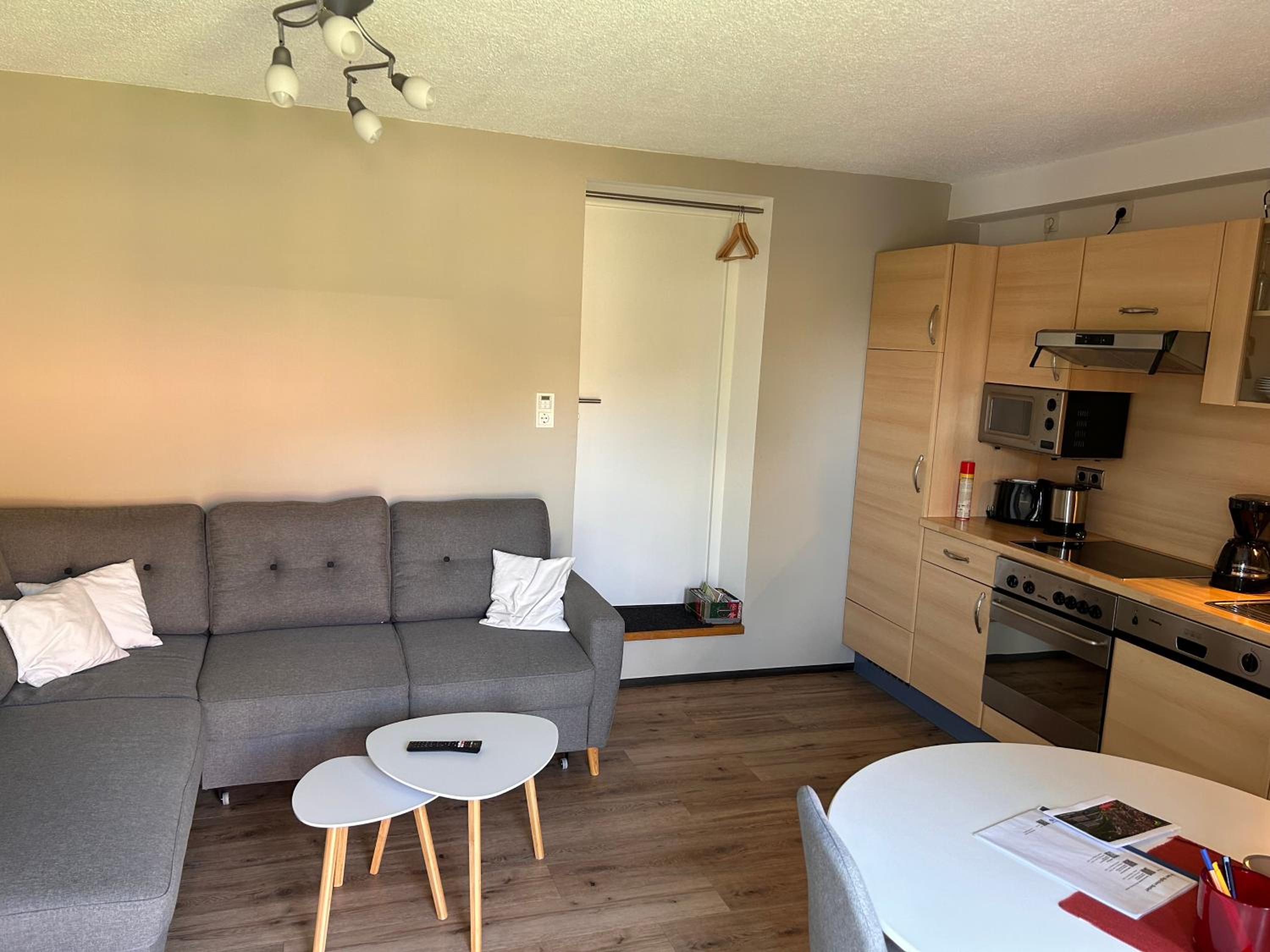 Apartment with Terrace - Photo 12