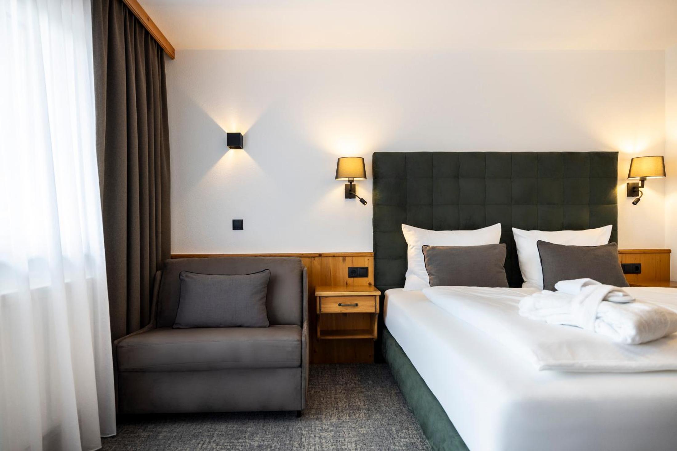 Deluxe Double or Twin Room