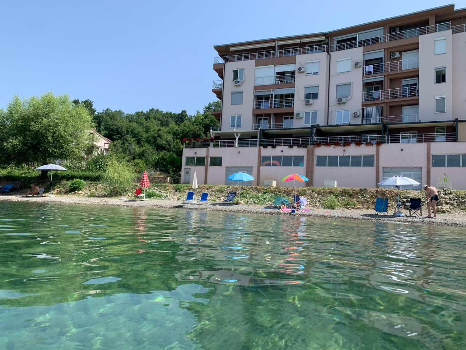 Apartment with Lake View photo 3