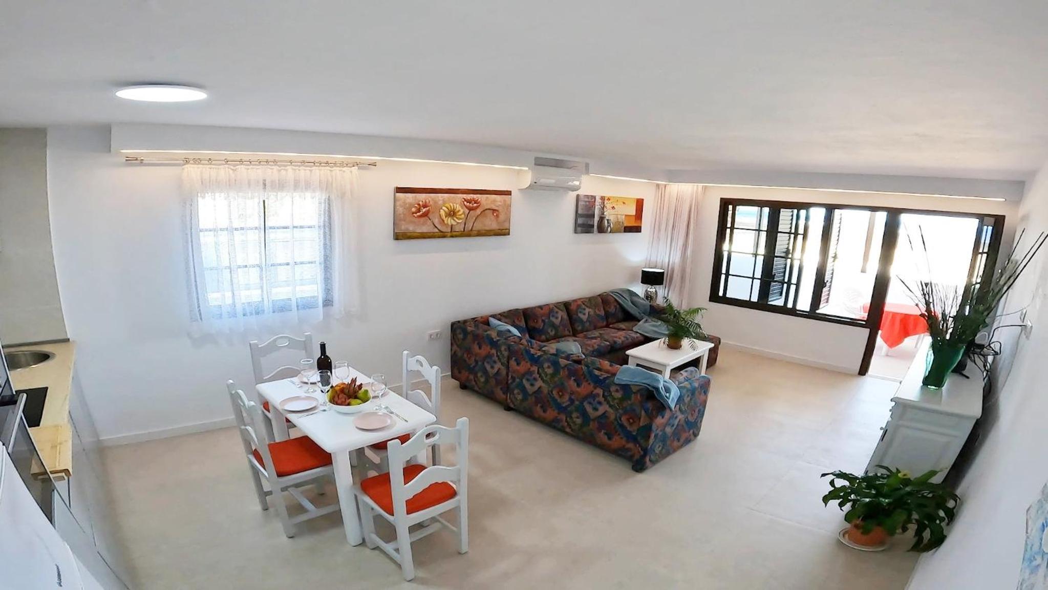 One-Bedroom Apartment photo 2