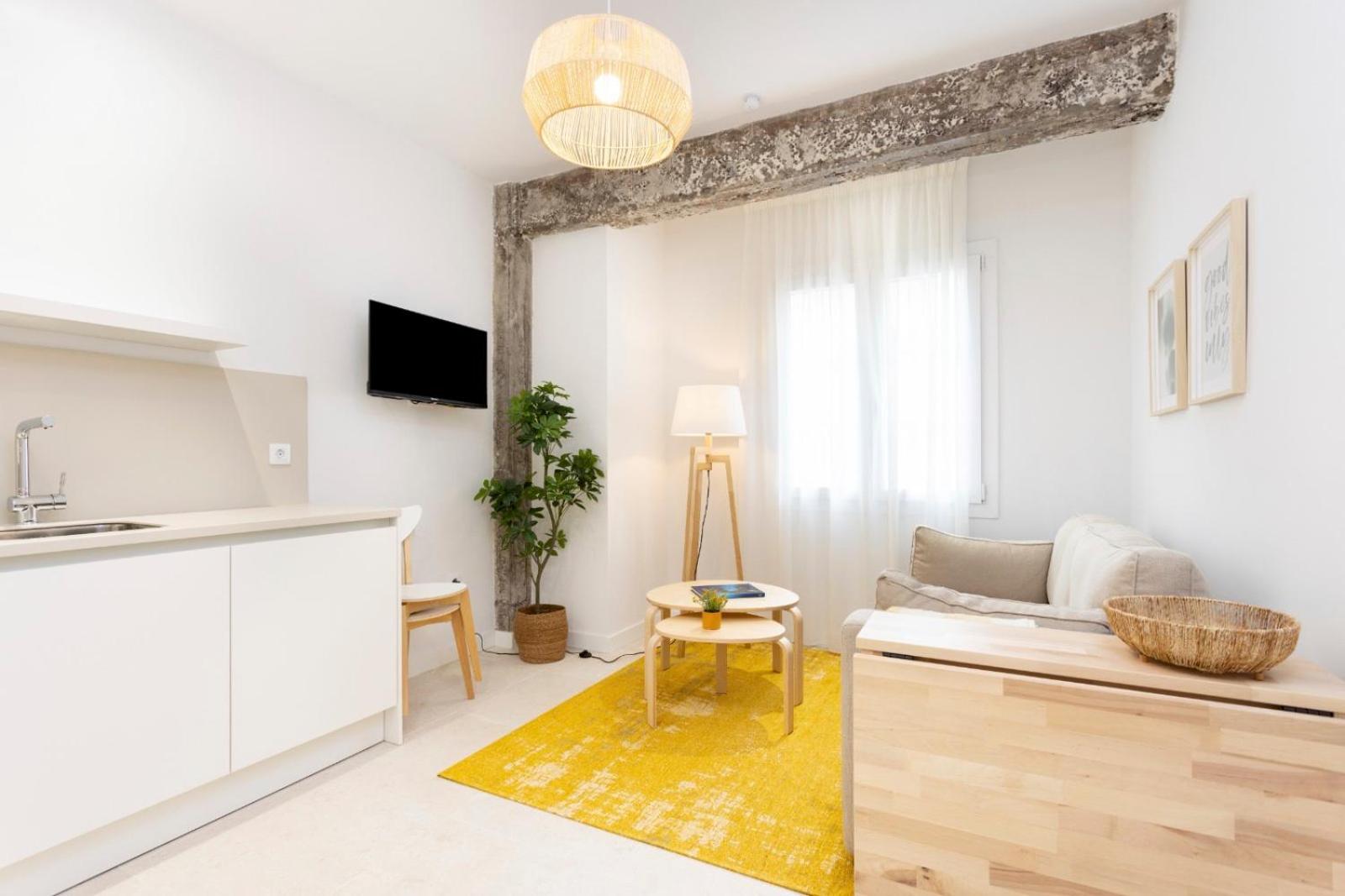 One-Bedroom Apartment photo 2