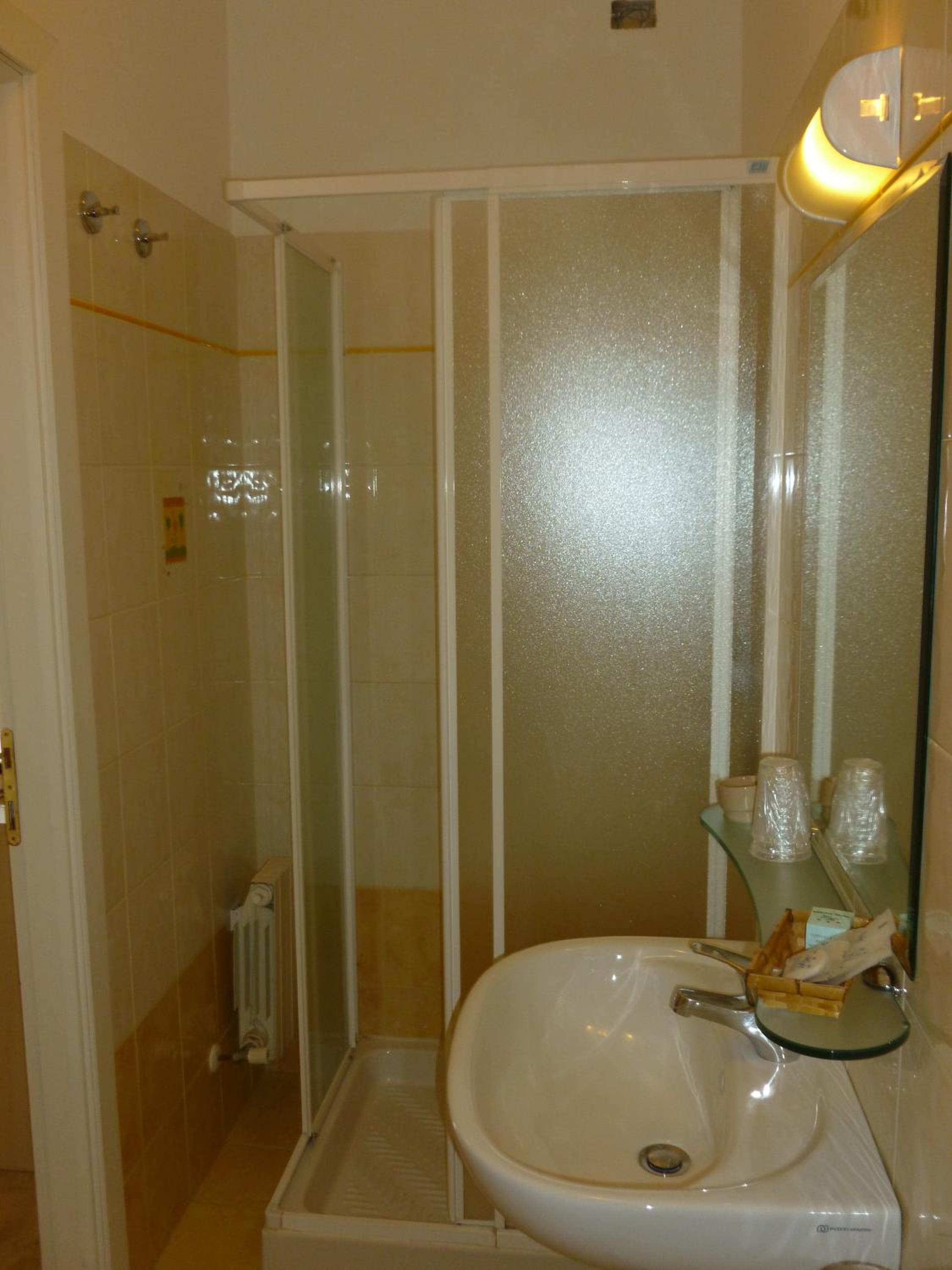Double or Twin Room - Disability Access photo 3