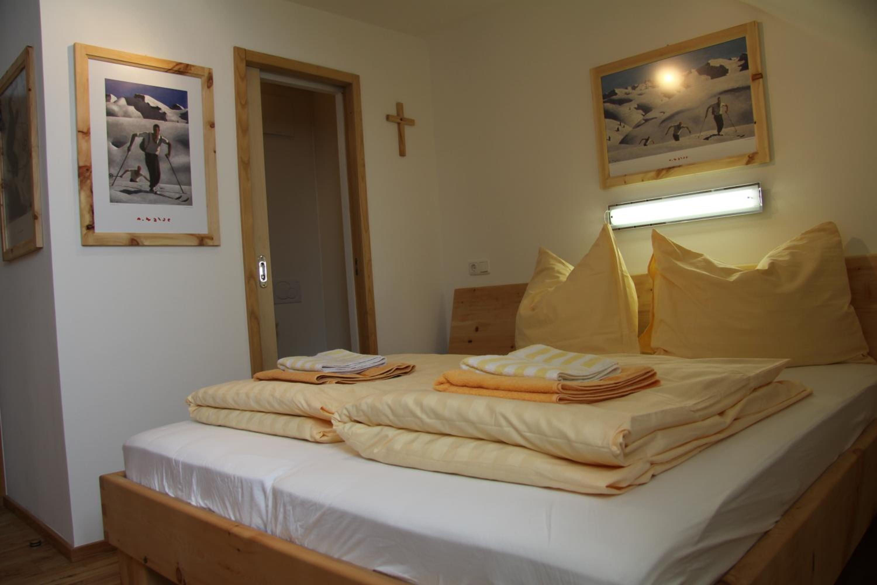 Double Room with Private Bathroom - Photo 7