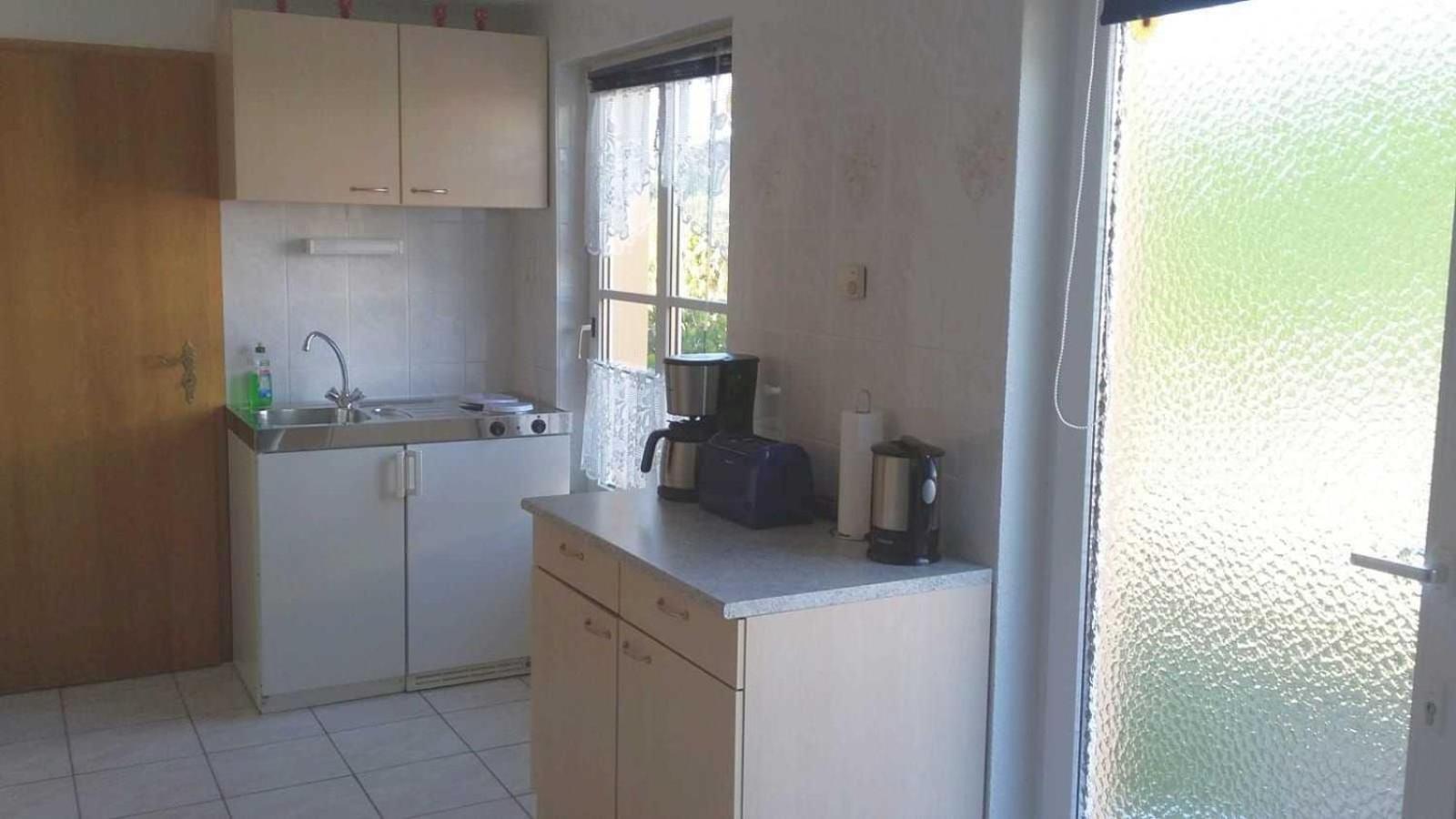 One-Bedroom House photo 2