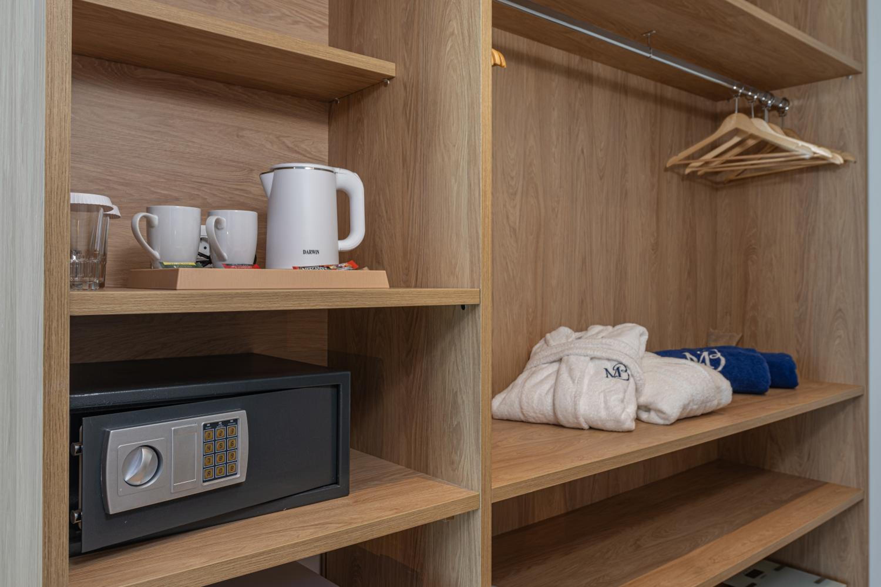 Deluxe Double or Twin Room with Sundeck and Seaview