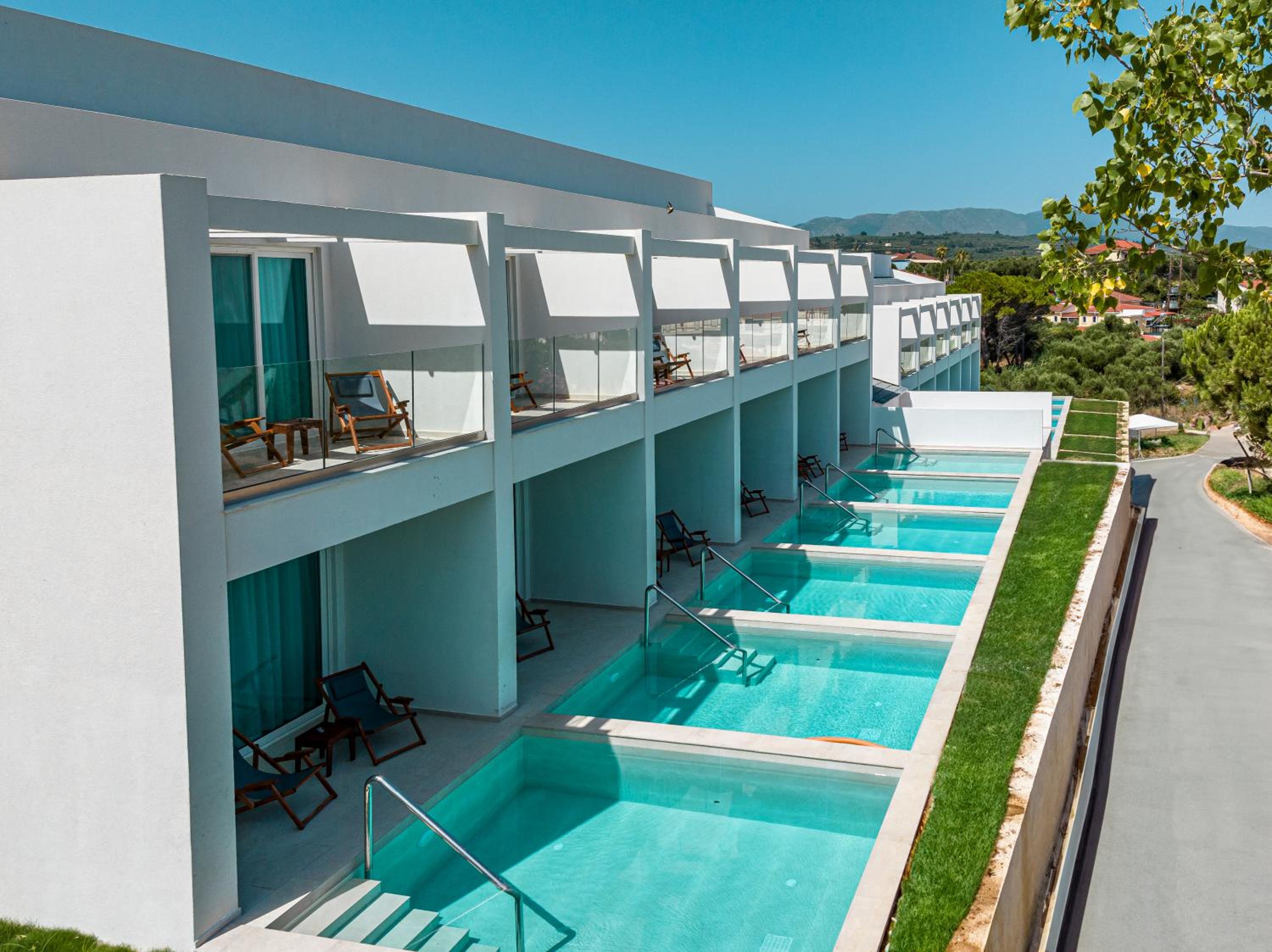 Deluxe Double or Twin Room with Private Pool and Sea View