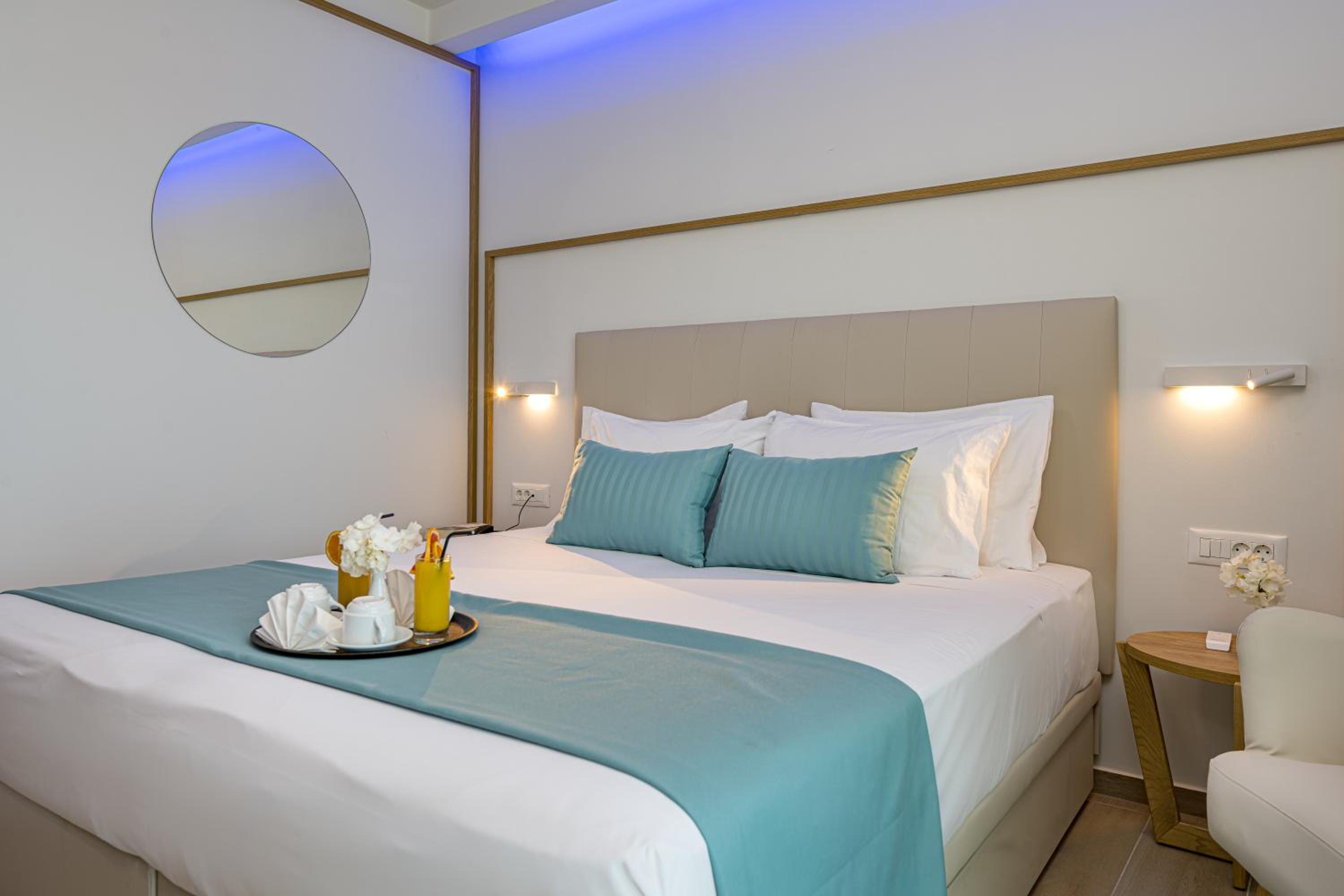 Deluxe Double or Twin Room with Sundeck