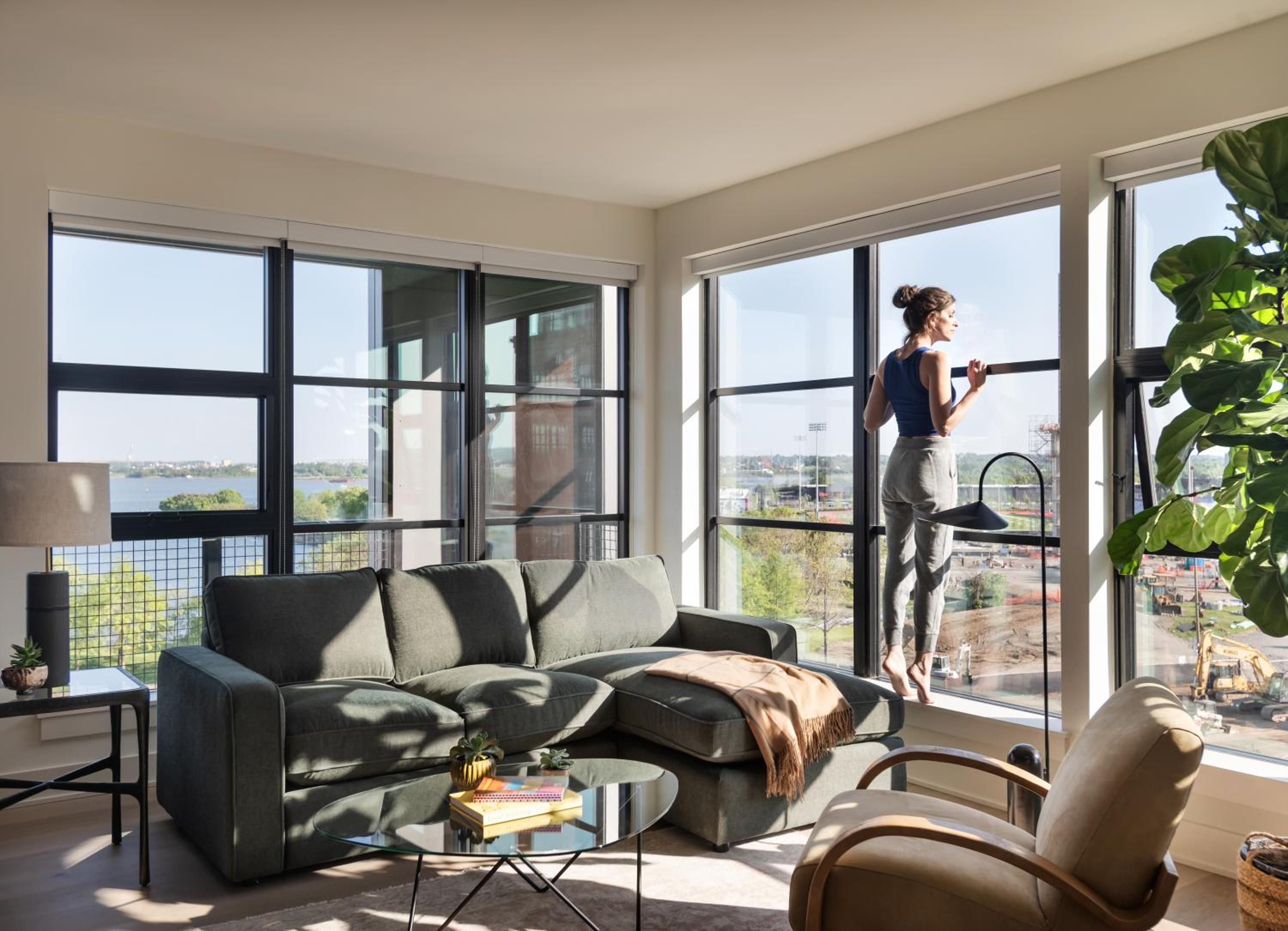 Two Bedroom Apartment River View + Balcony photo 3