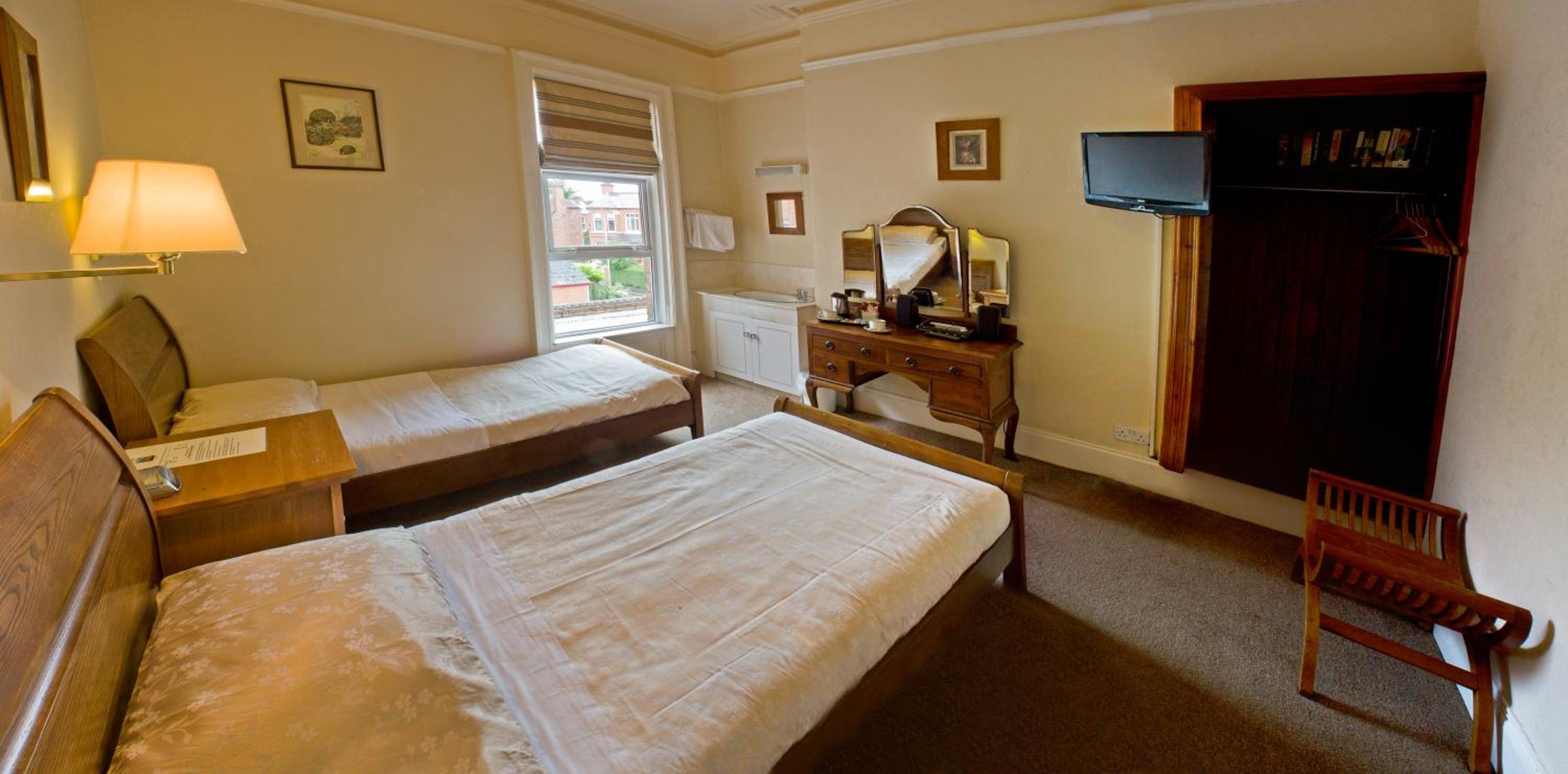 Budget Twin Room photo 3