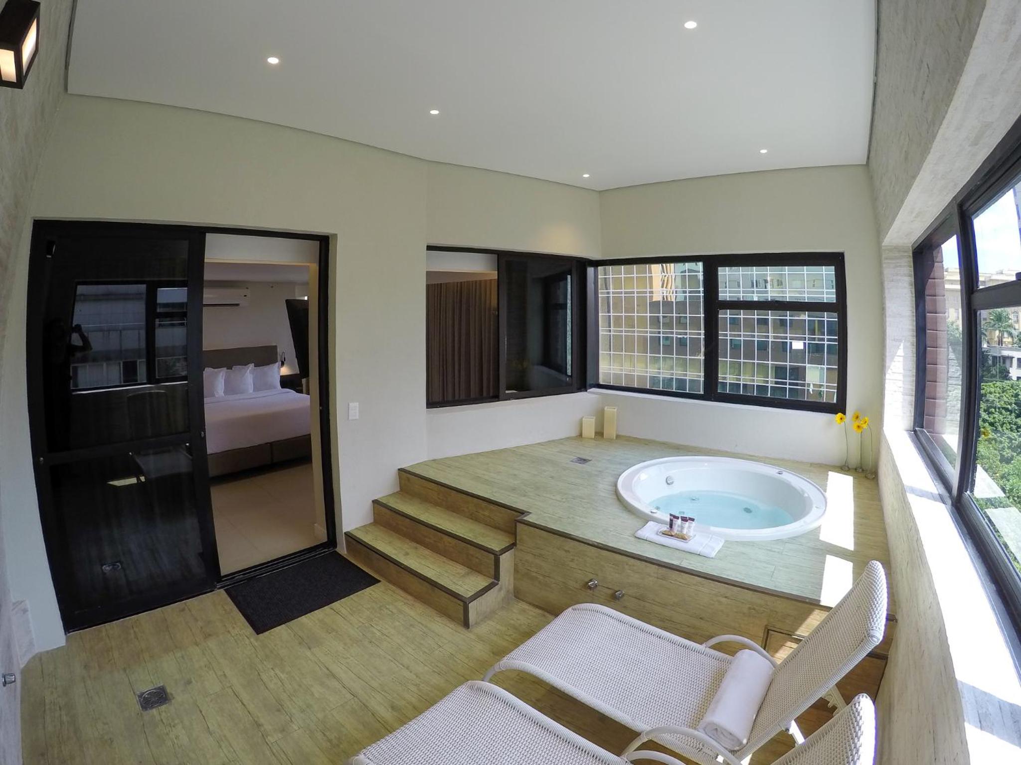 Executive Suite - Photo 8