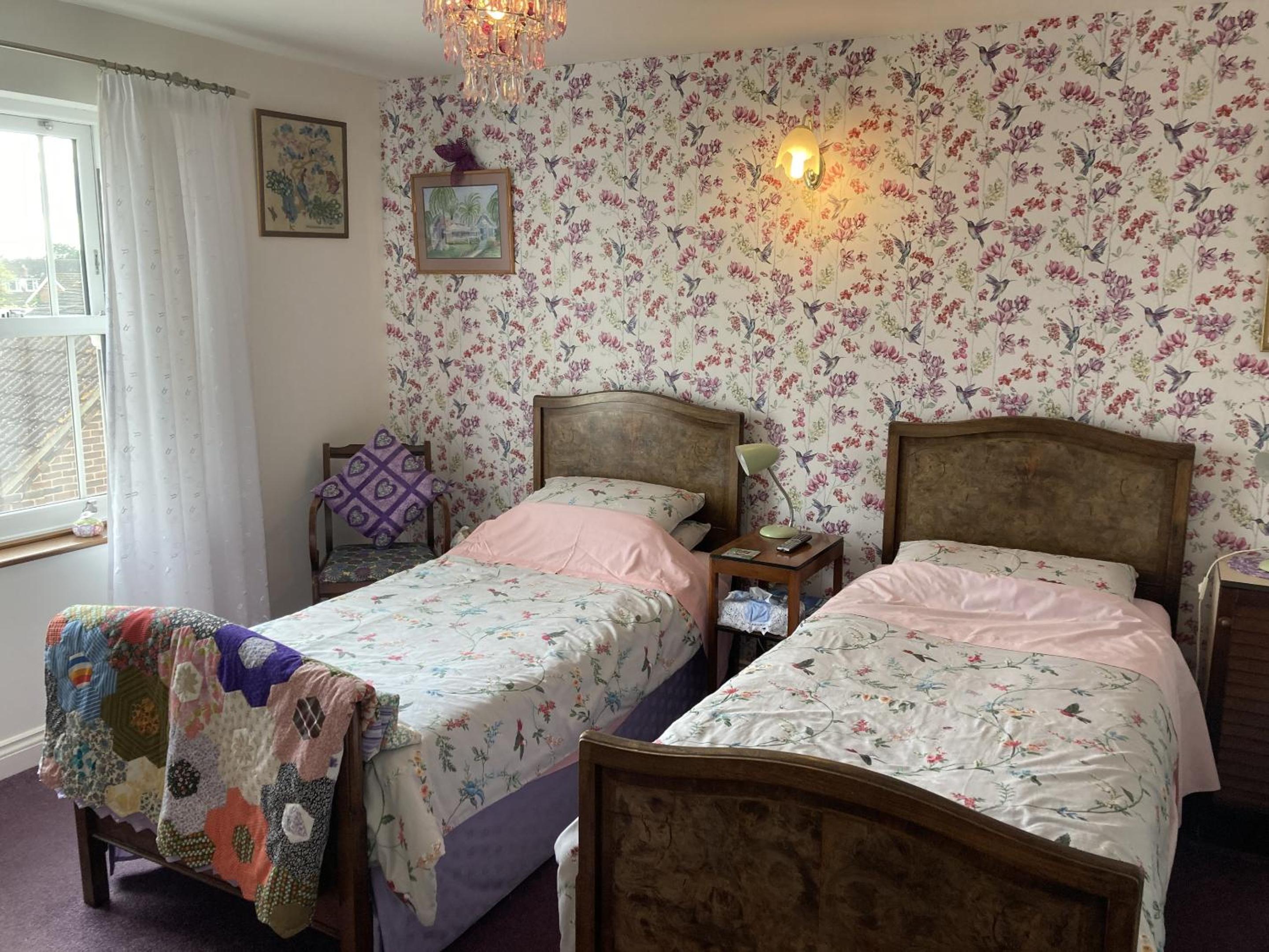 Twin Room with Ensuite Shower photo 1