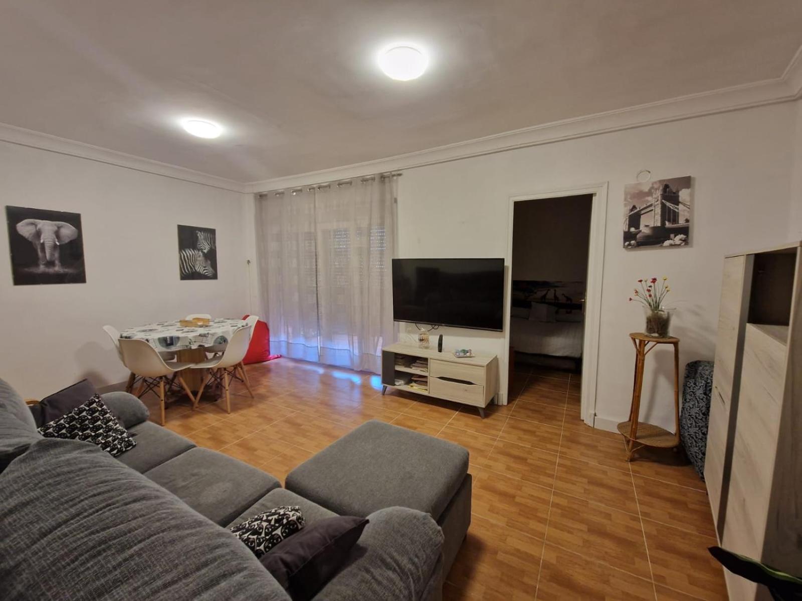 Three-Bedroom Apartment photo 2