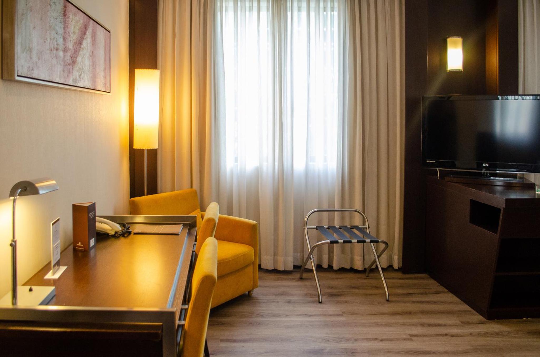 Standard Double Room - Photo 6