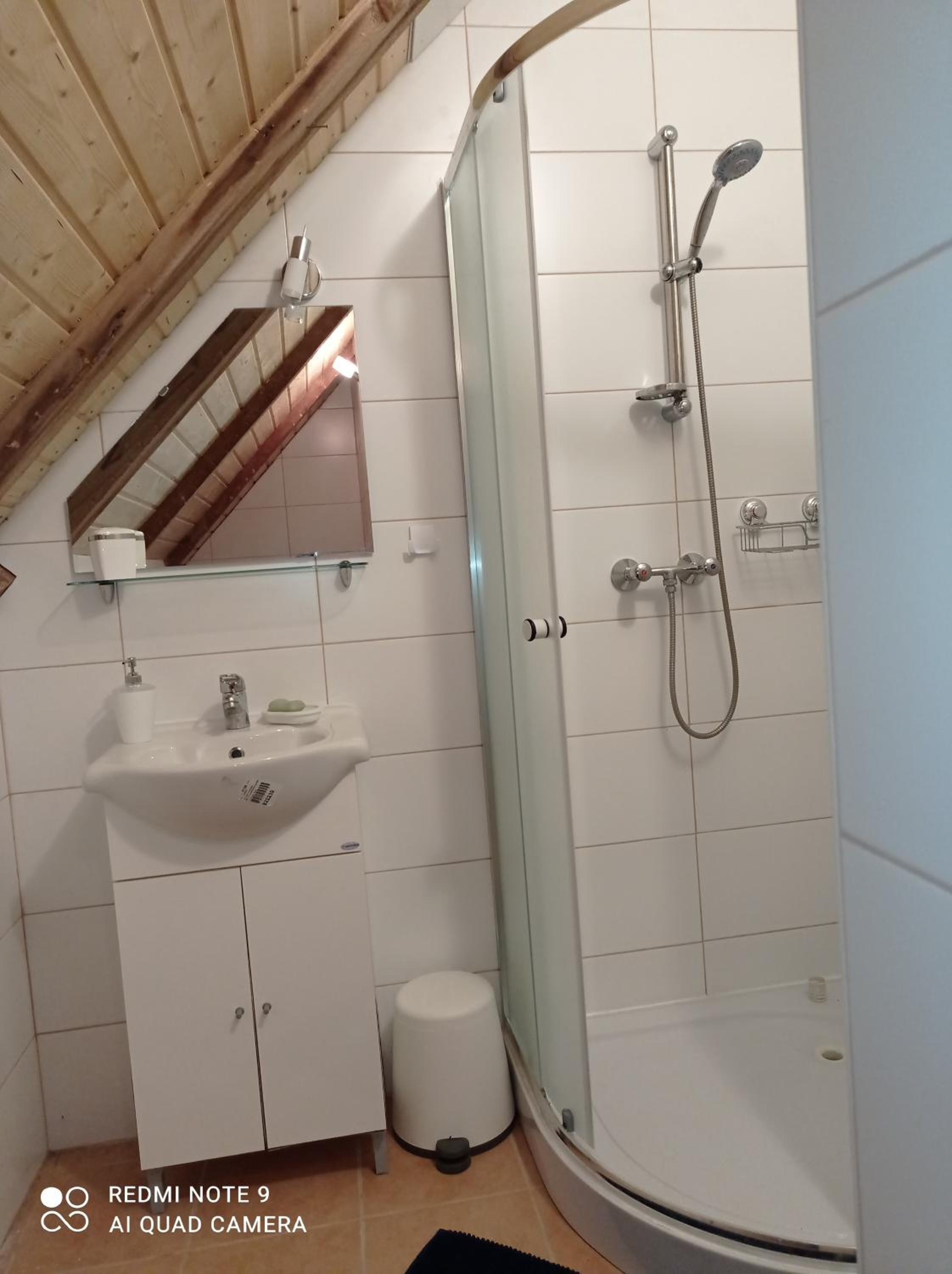 Double Room With Shared Bathroom photo 3