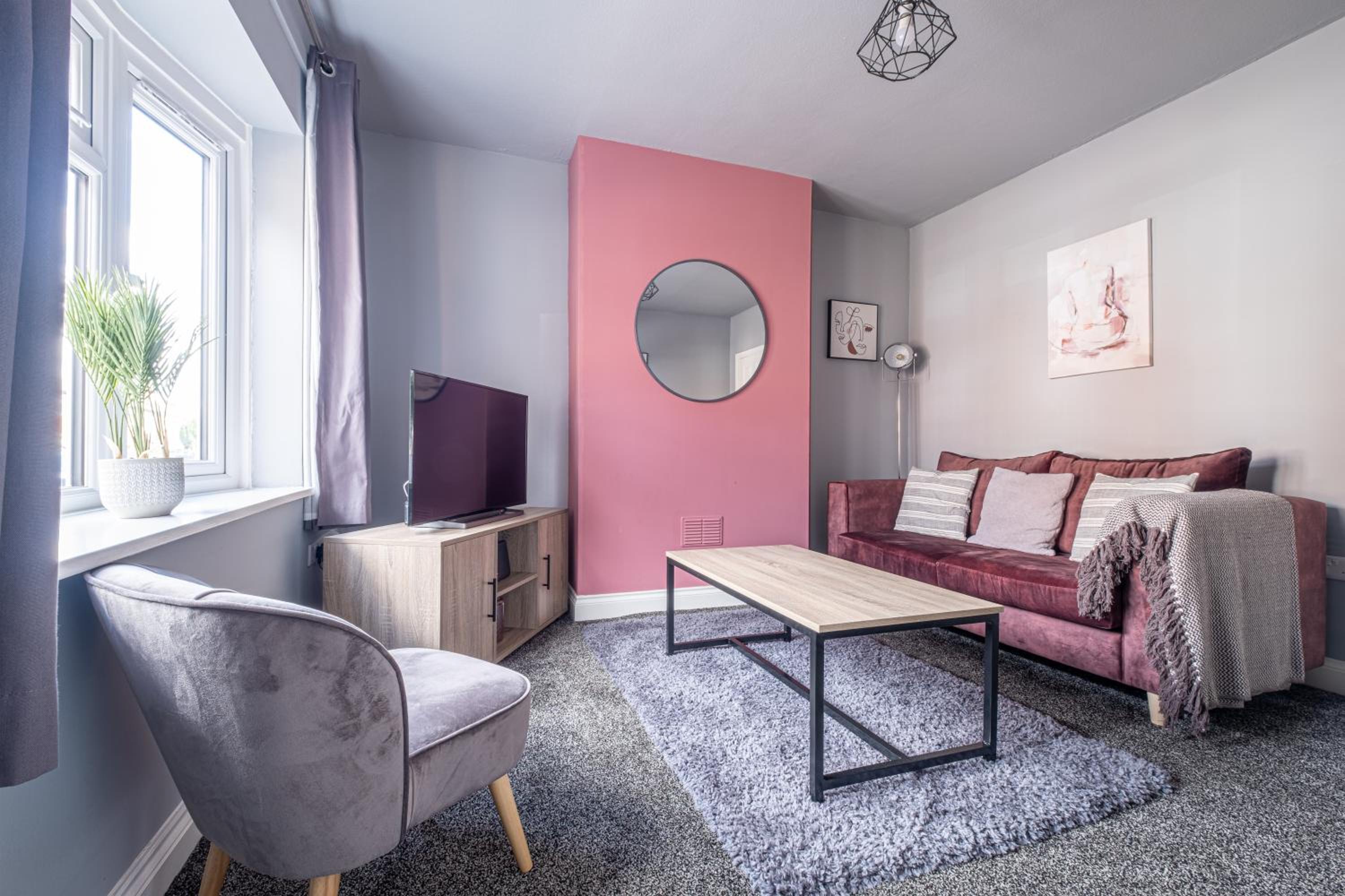 Three-Bedroom Apartment photo 1
