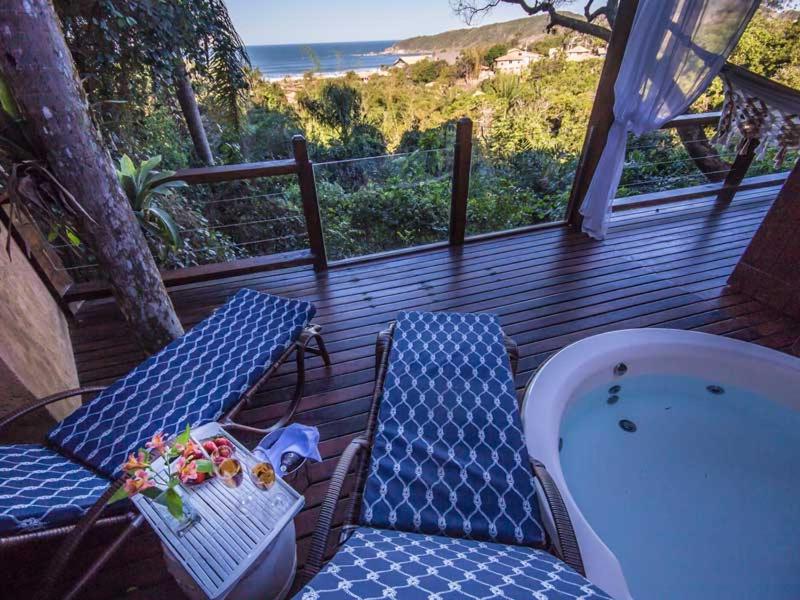 Suite with Hot Tub - Photo 3