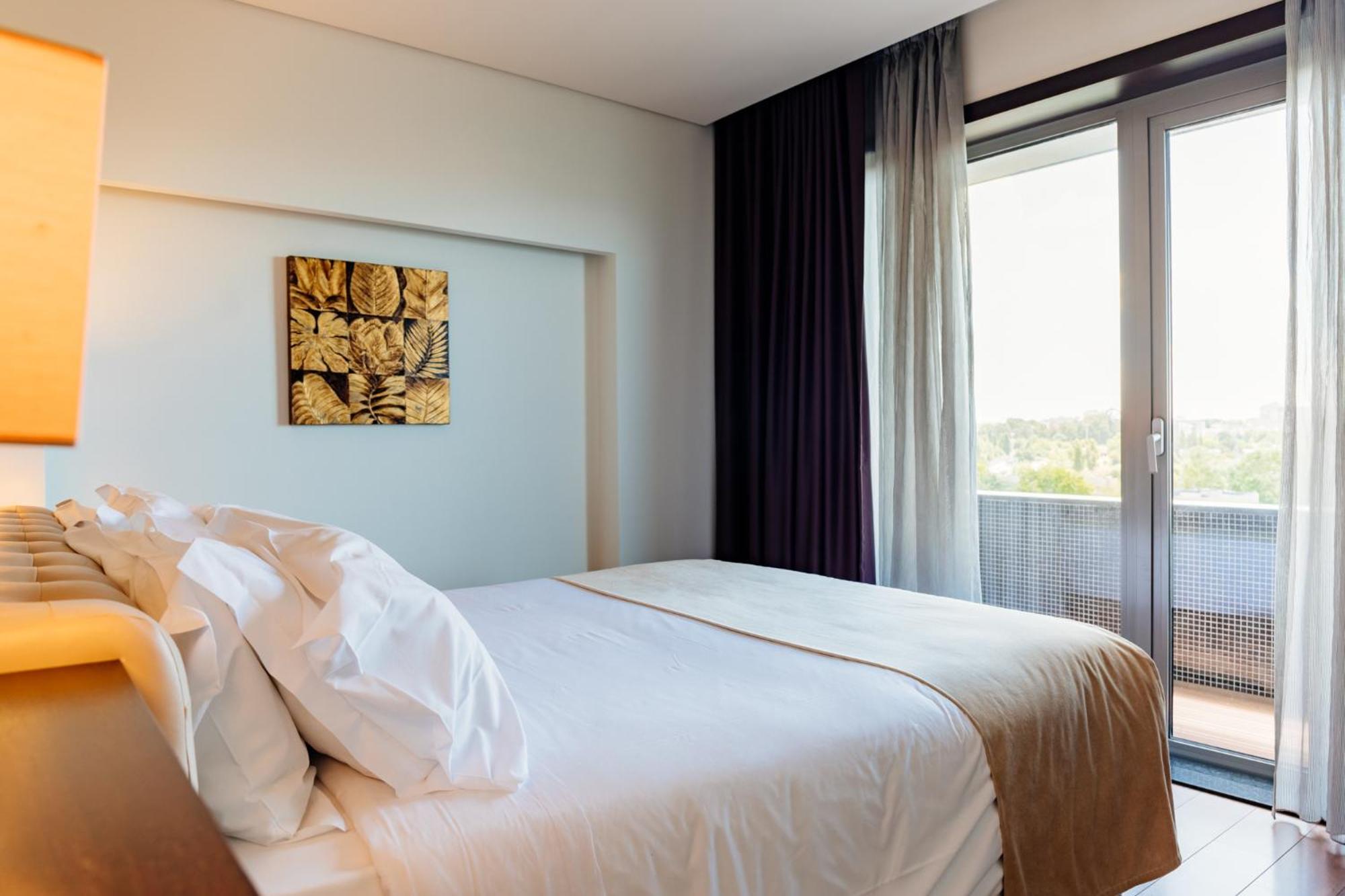 Special Offer - Double or Twin Room with Romantic Package - Photo 2
