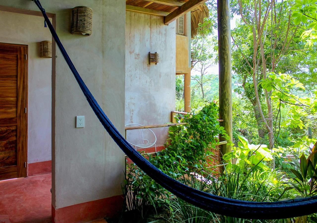 Deluxe Double Room with Balcony - Photo 14
