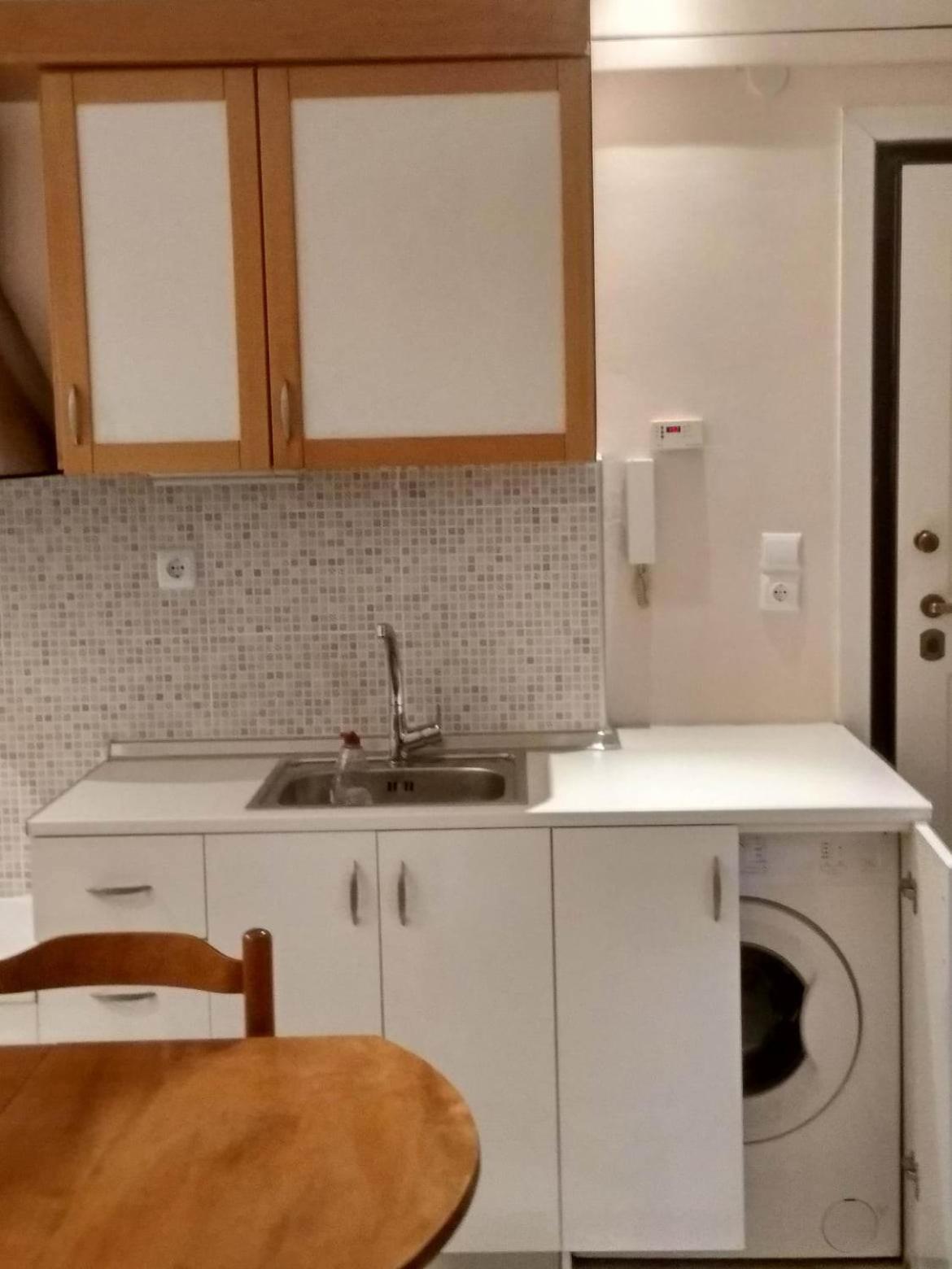 Studio Apartment photo 2