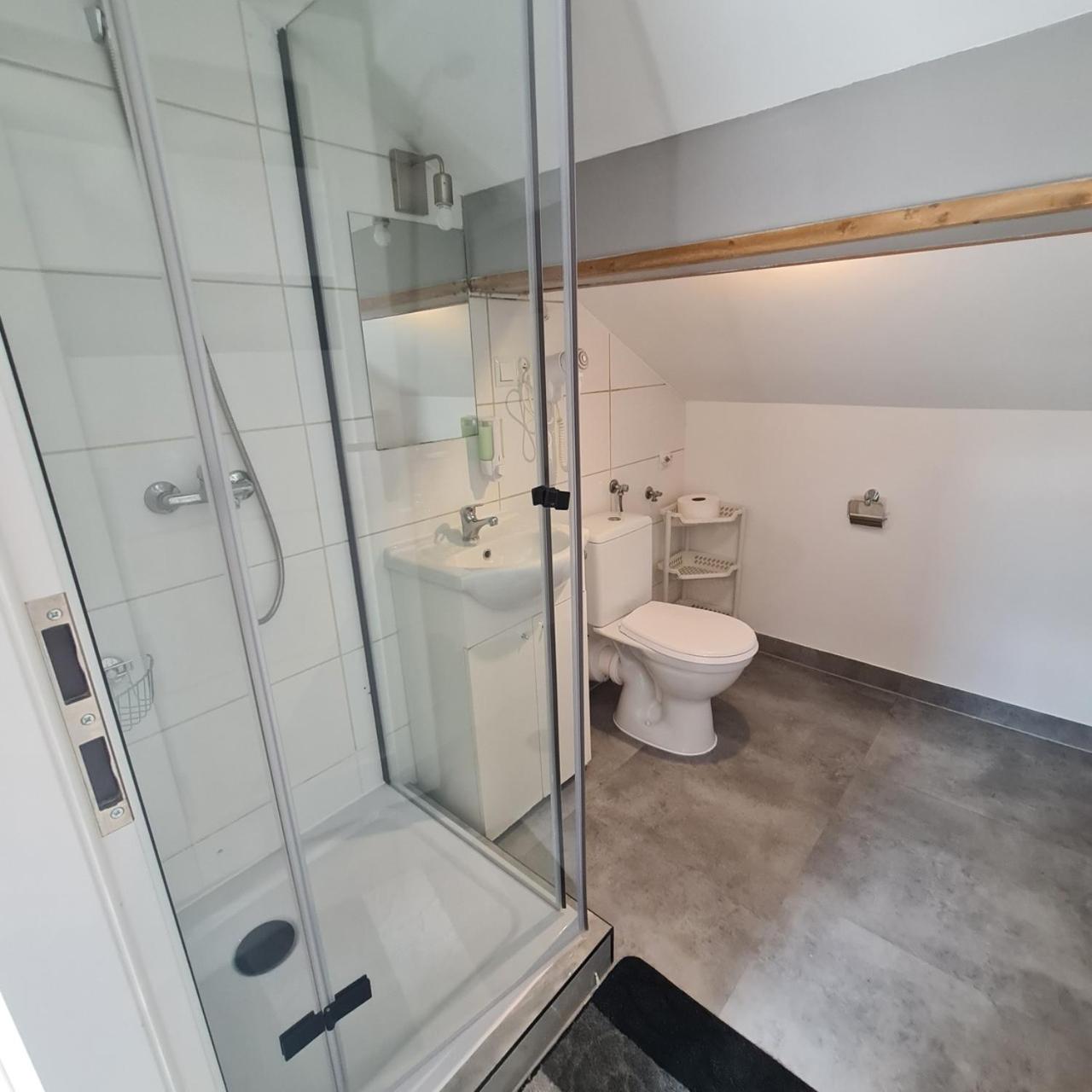 One-Bedroom Apartment - Photo 4