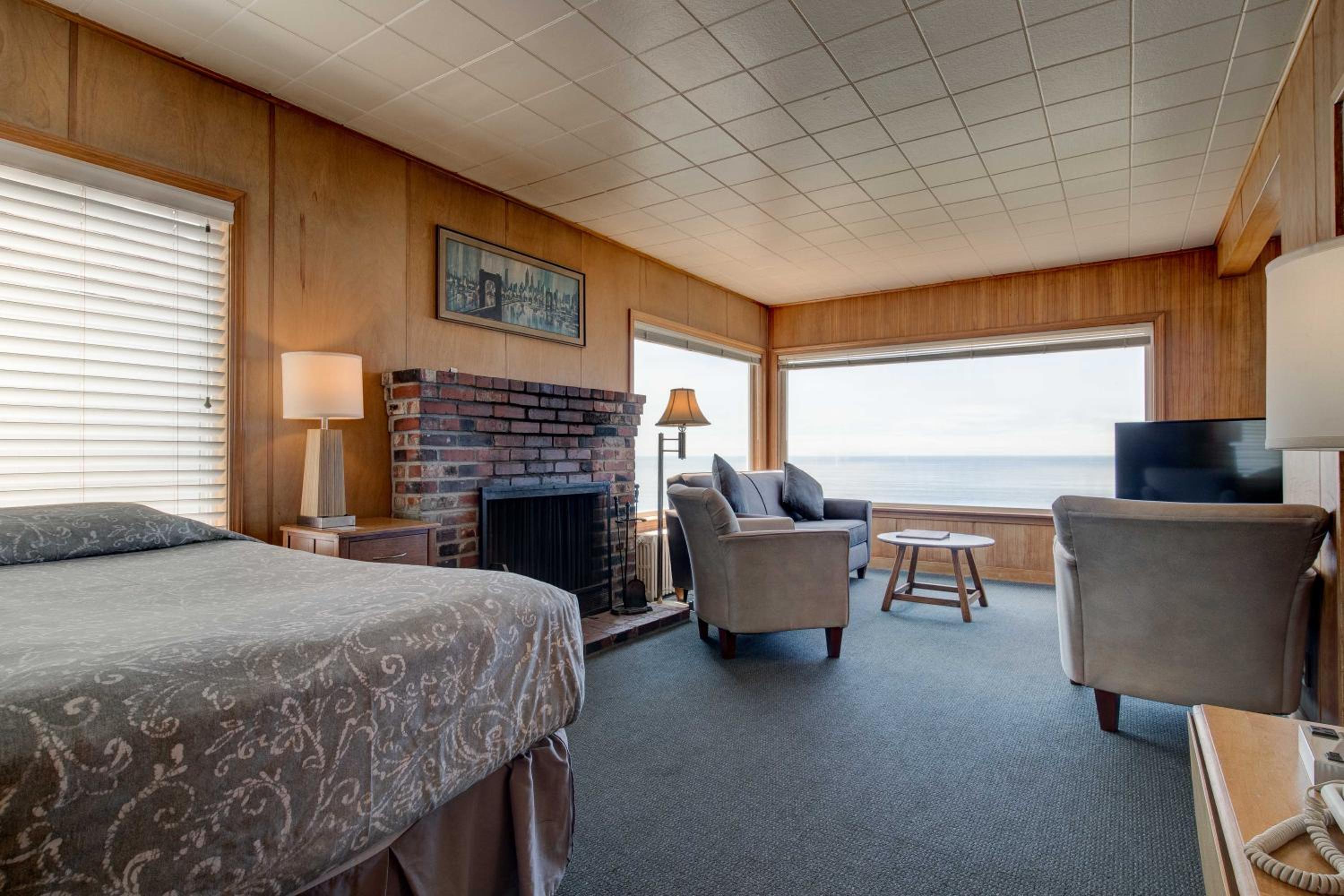 Family Oceanview Cottage – 2Bdrm Kitchen max5