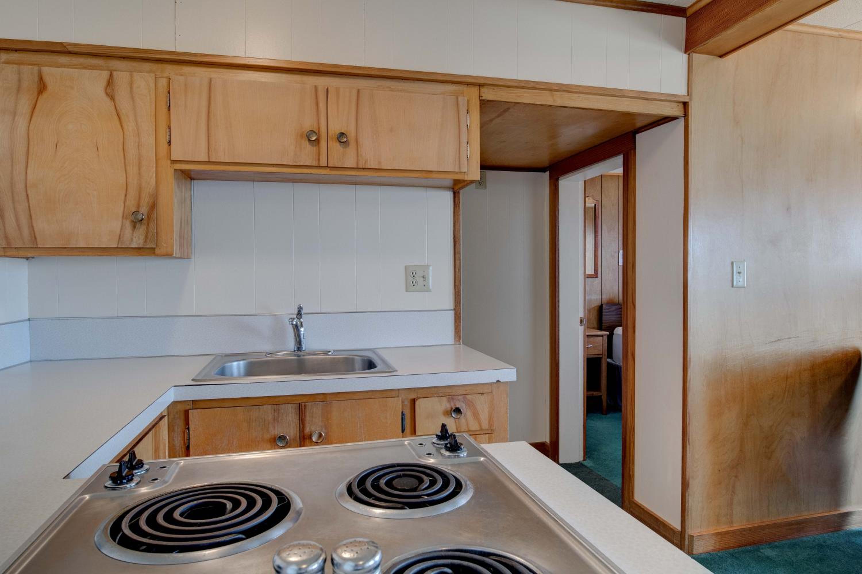 Family Oceanview Cottage – 1Bdrm Kitchen max3 photo 2