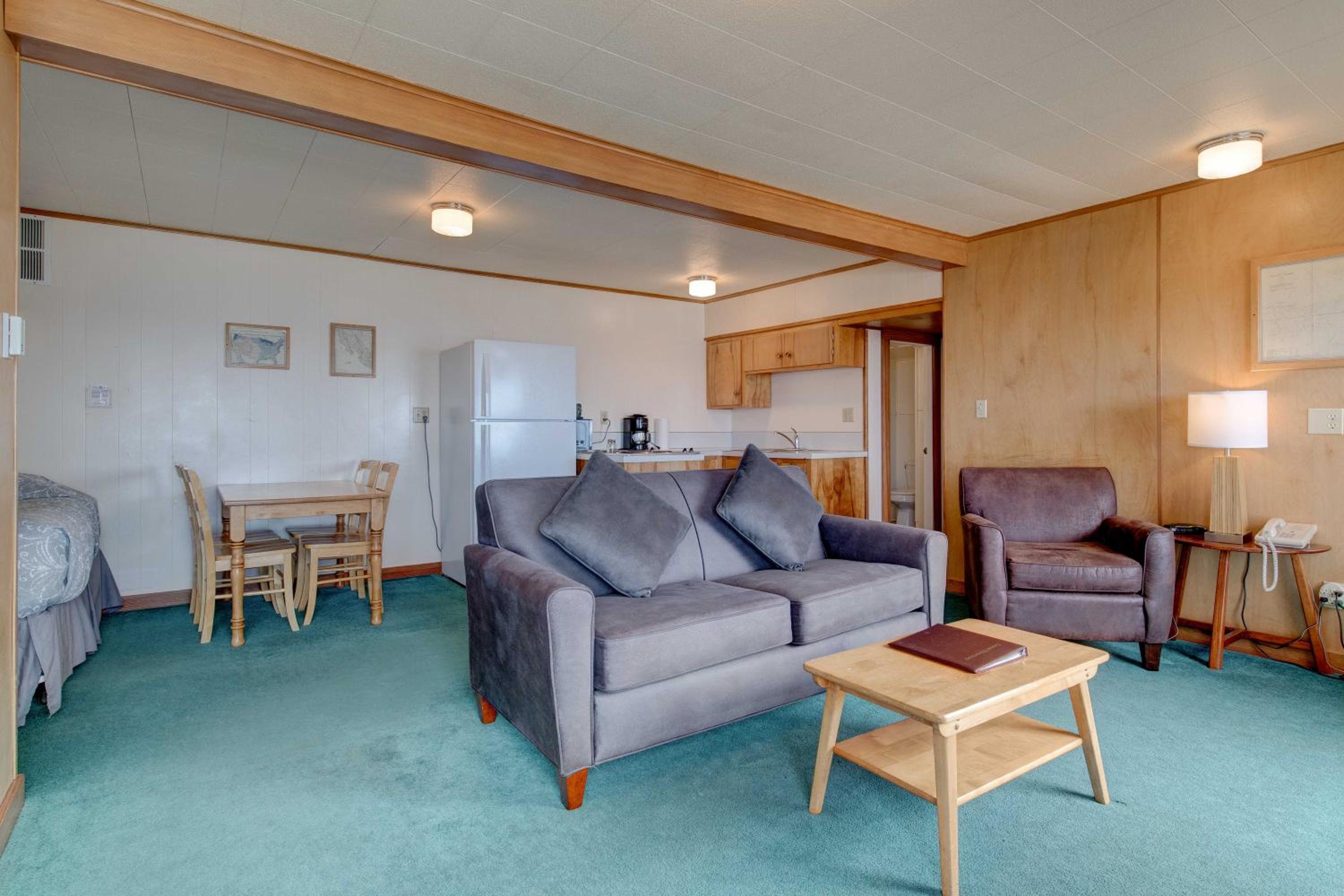 Family Oceanview Cottage – 1Bdrm Kitchen max3 photo 3
