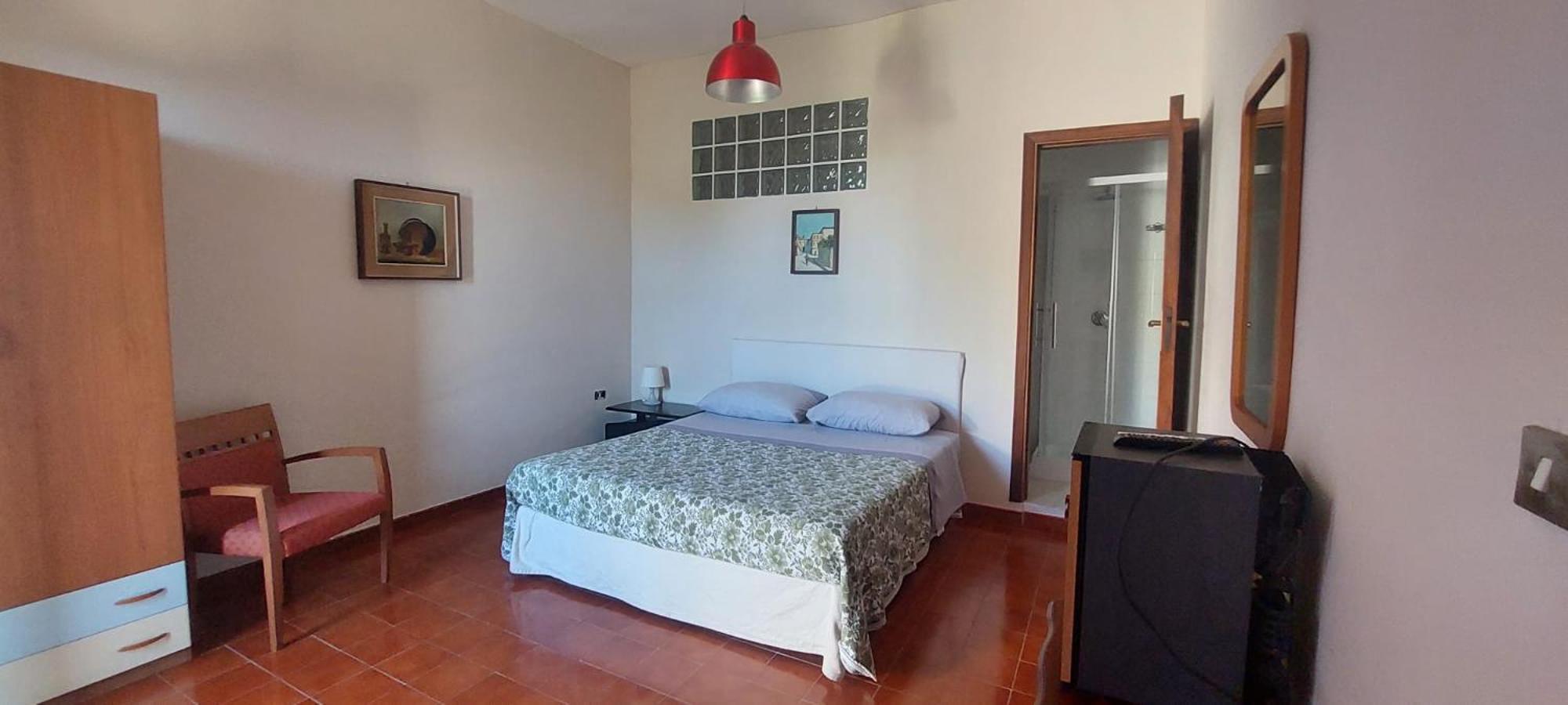 Double Room - Photo 12