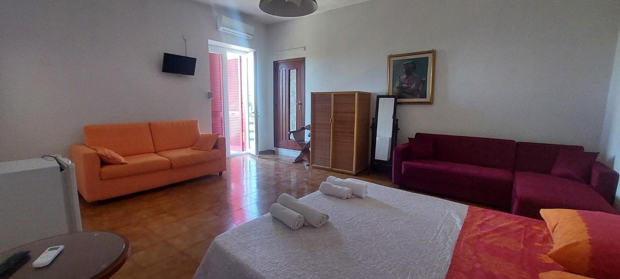 Double Room - Photo 4