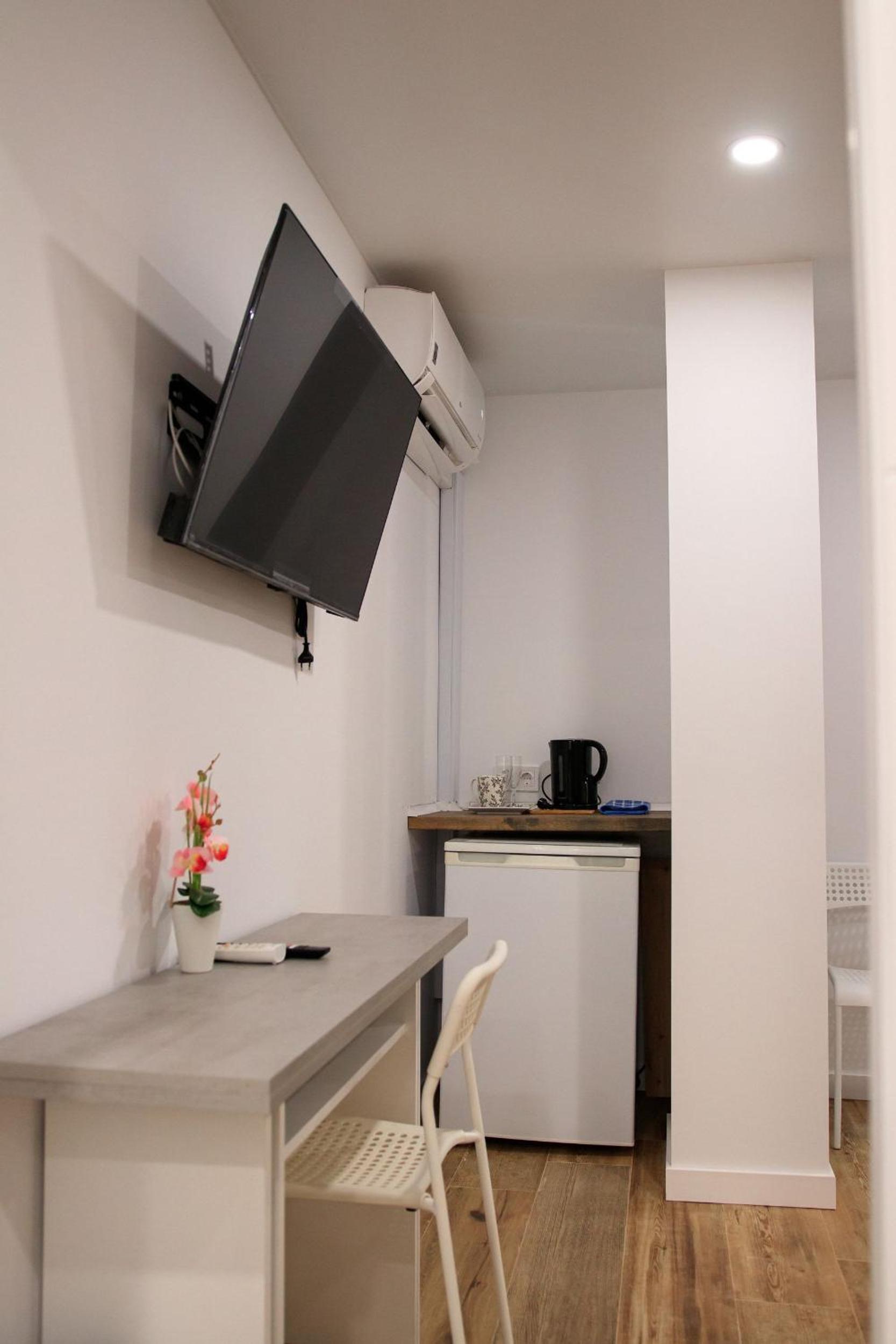 Twin Room with Balcony photo 2