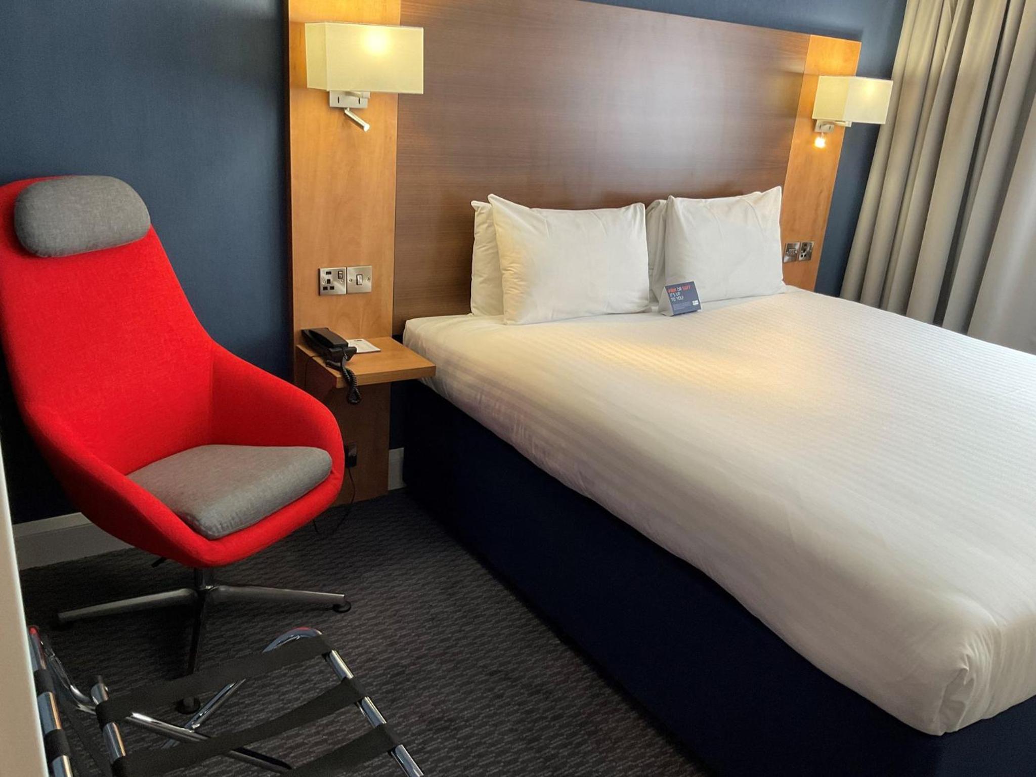 Standard Double Room with Free Hot Breakfast - Photo 1