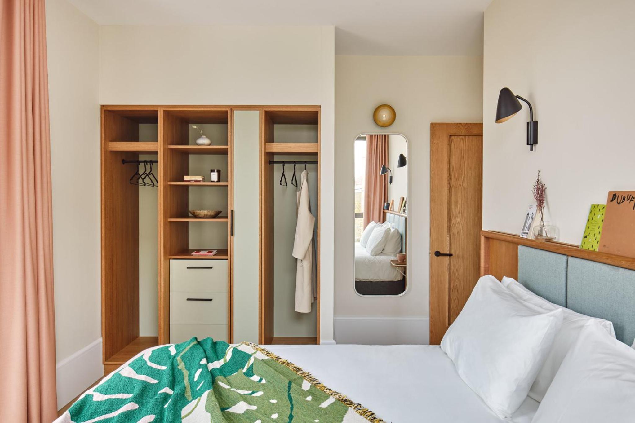 Two-Bedroom Suite - Photo 9