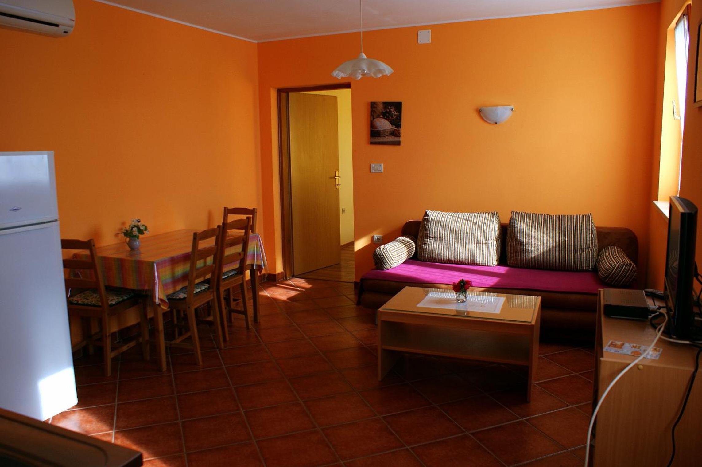One-Bedroom House photo 1