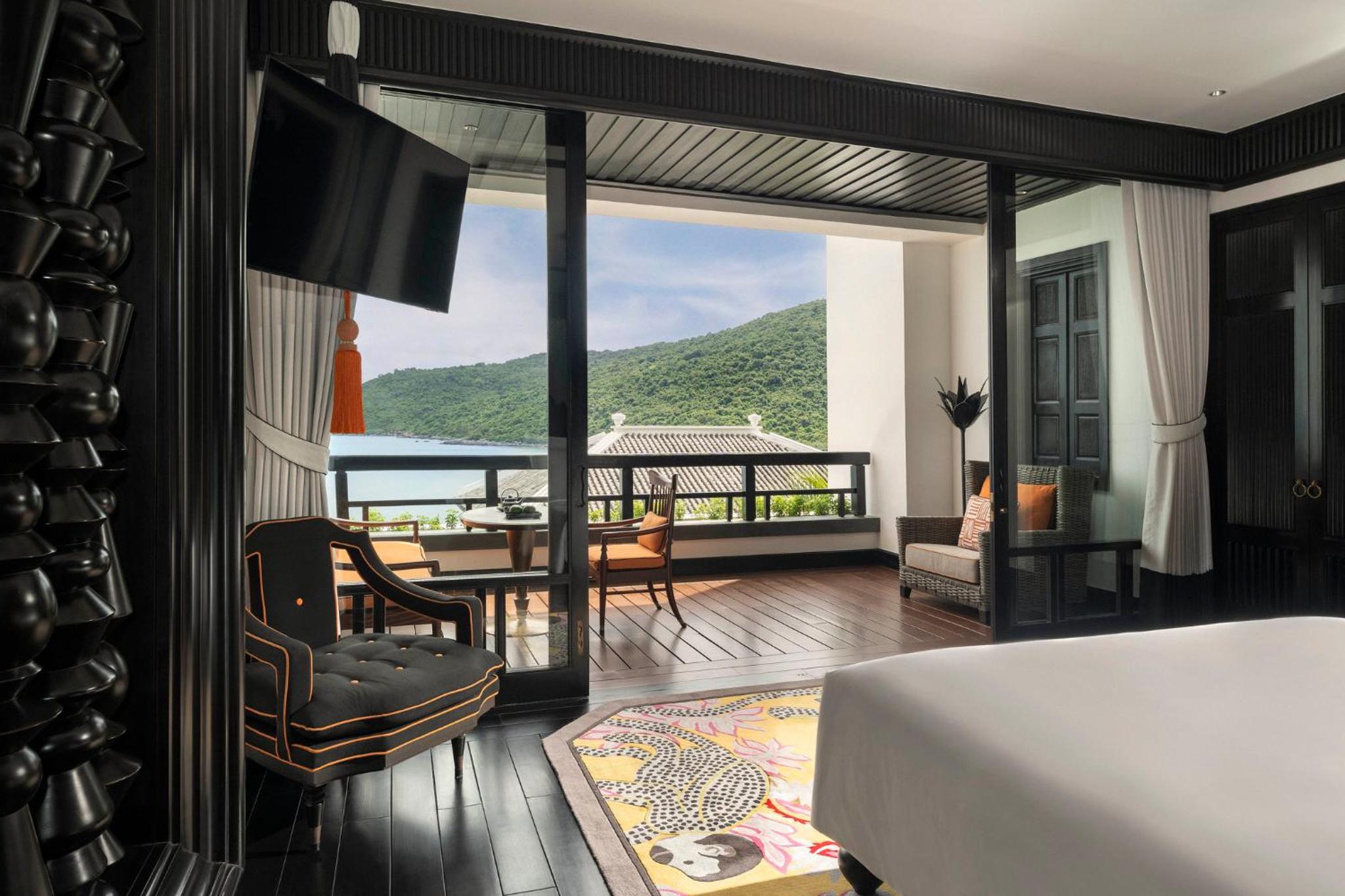 Classic King Room with Panoramic Ocean View - Photo 3