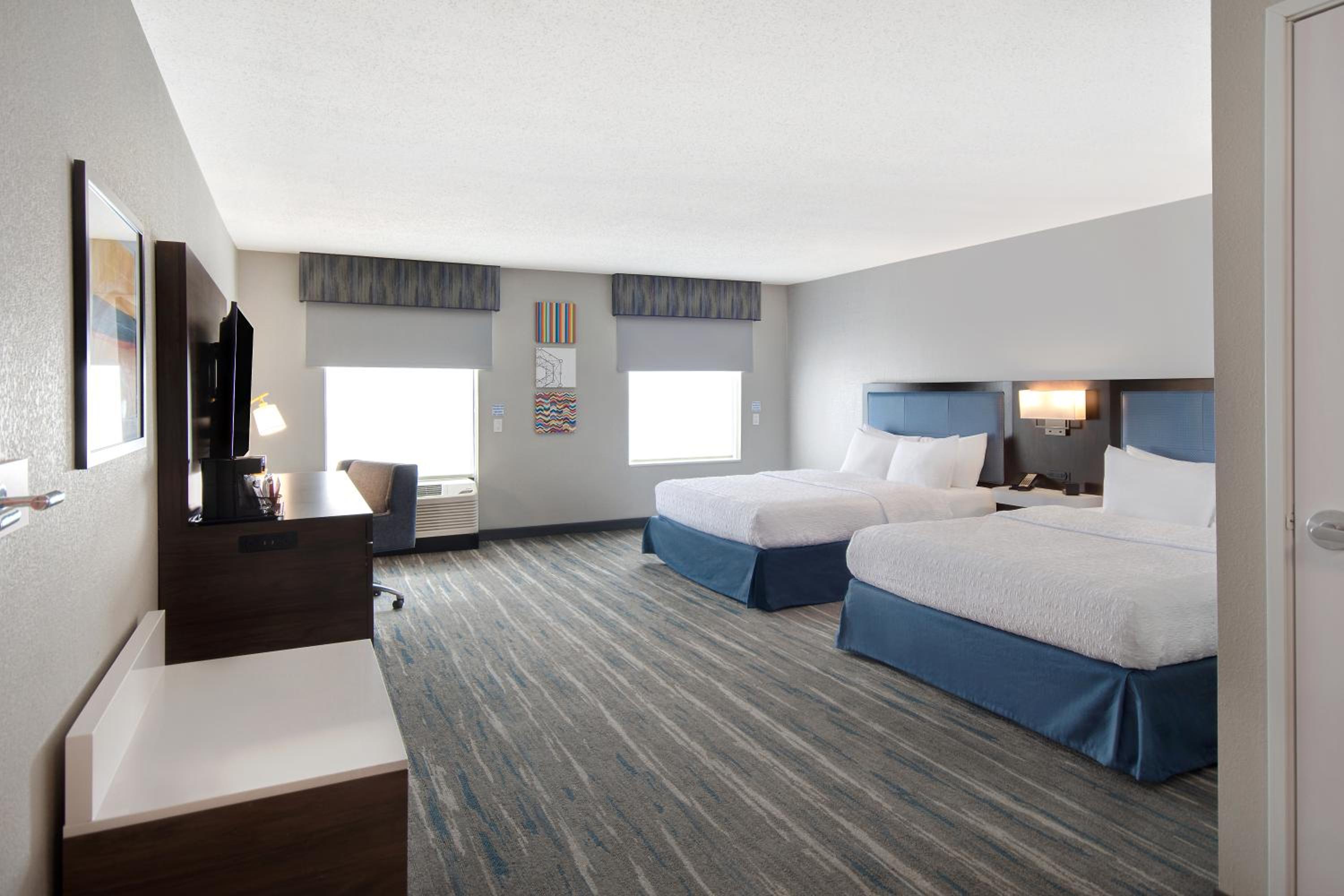 Queen Room with Two Queen Beds - Disability Access - Photo 1