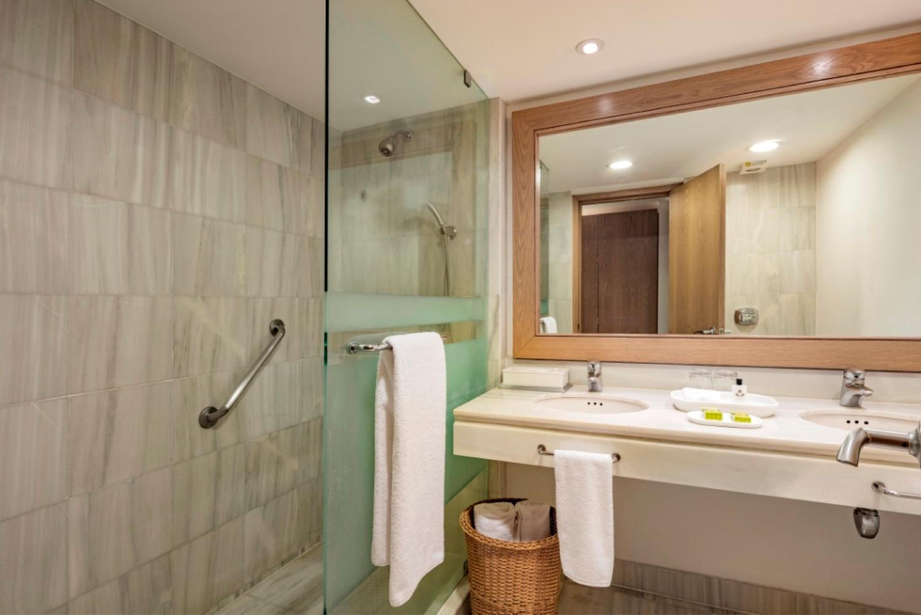 Two-Bedroom Suite - Photo 5