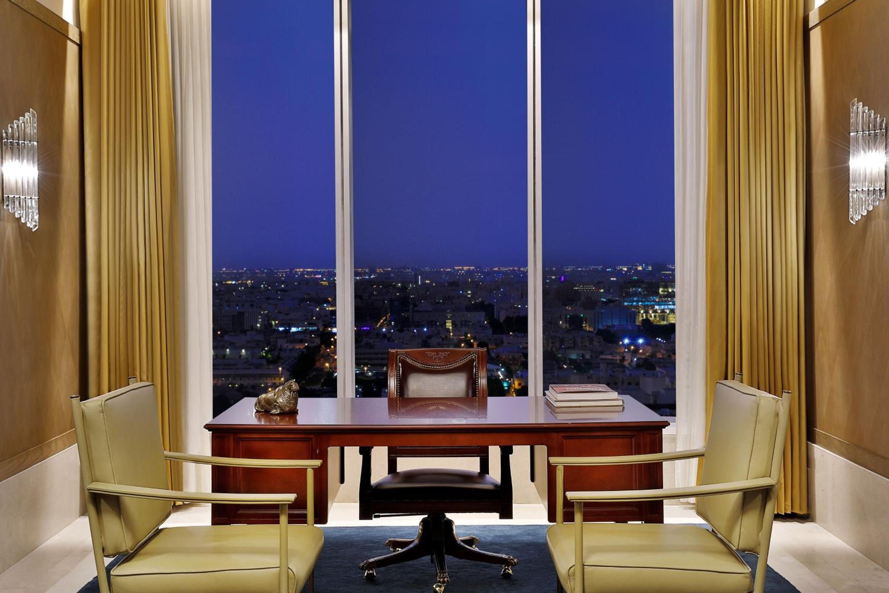 Three-Bedroom Royal Suite - High Floor thumbnail 6