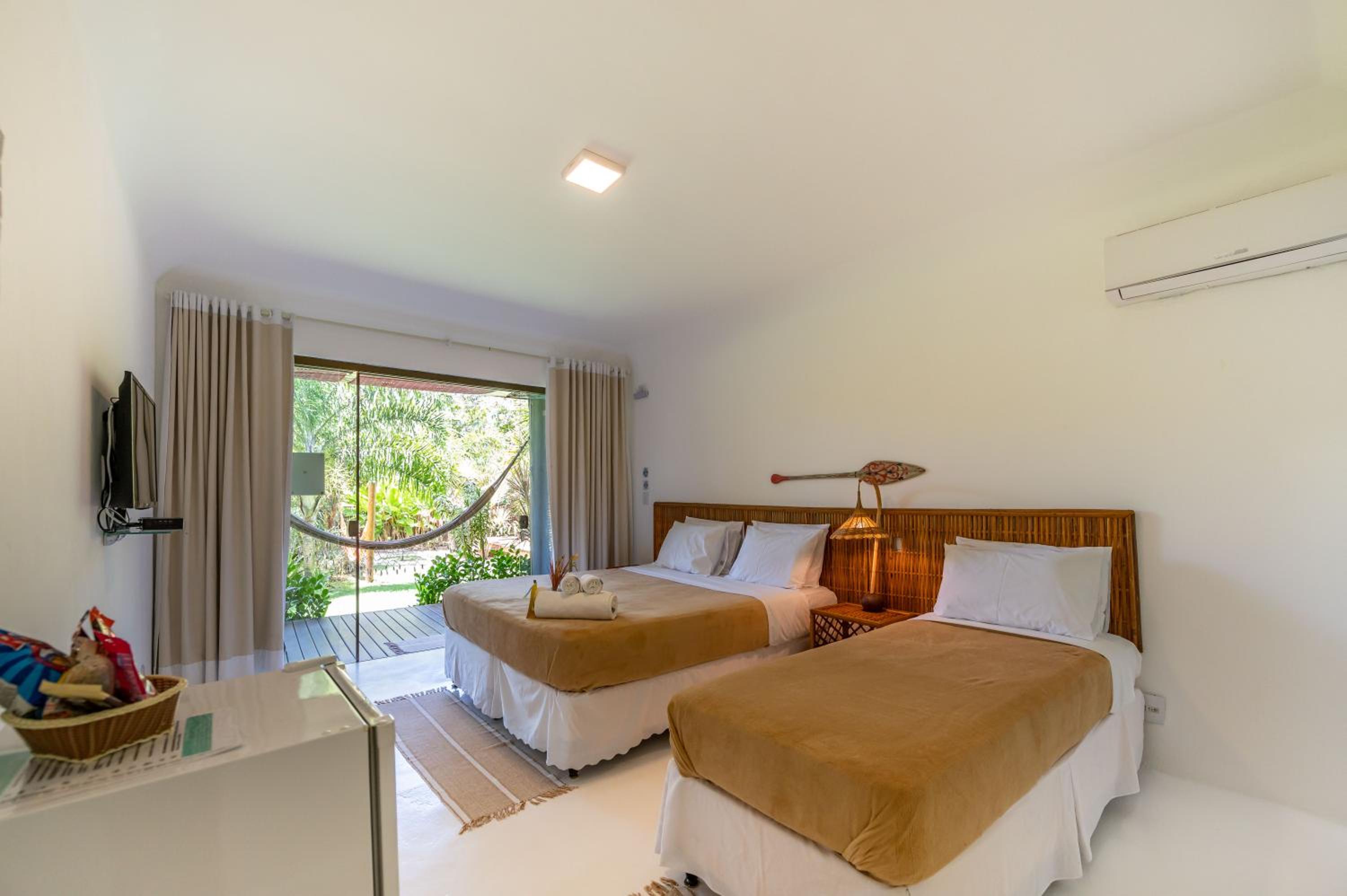 Triple Room with Pool View photo 1