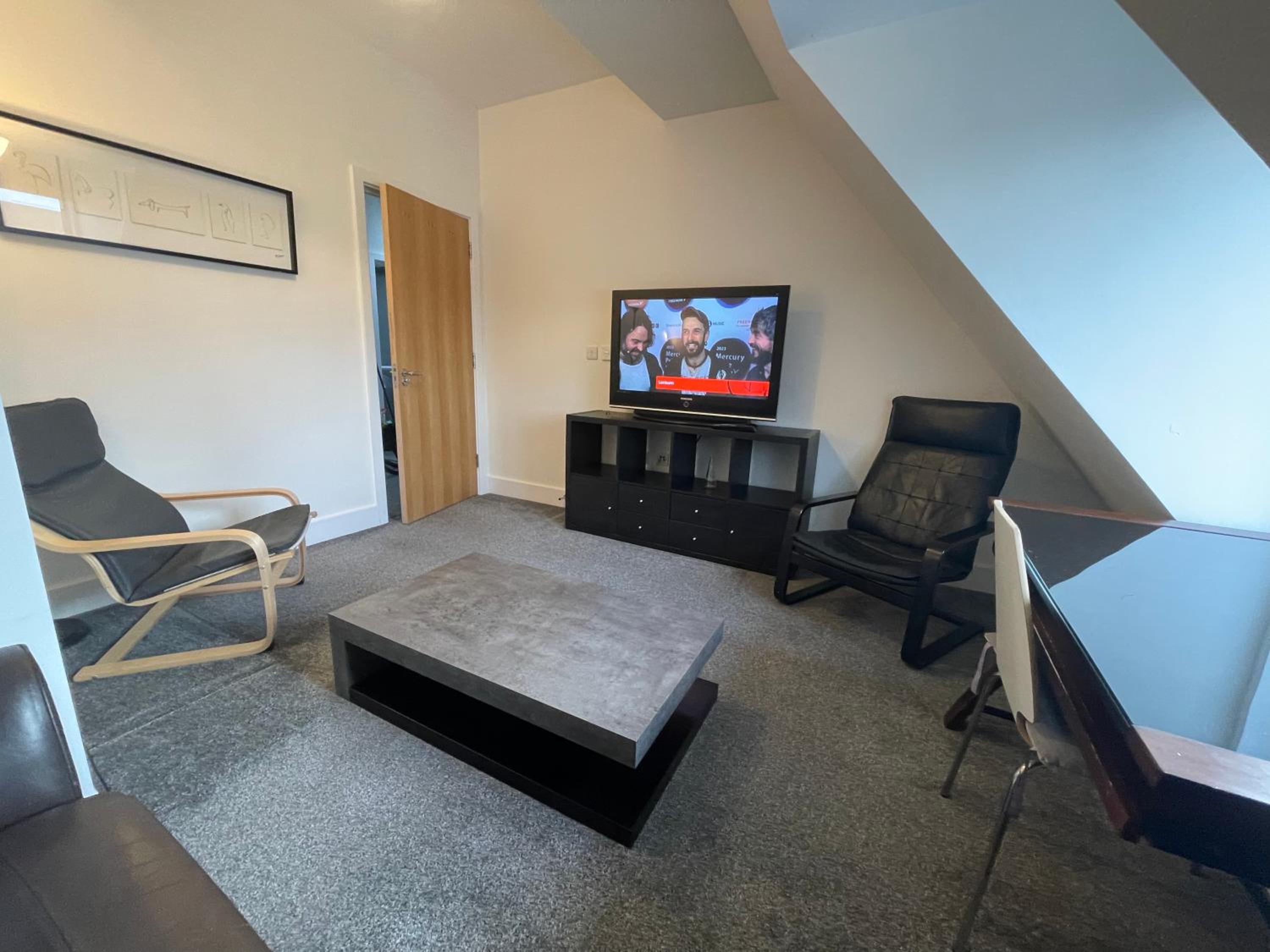 Two-Bedroom Apartment photo 2
