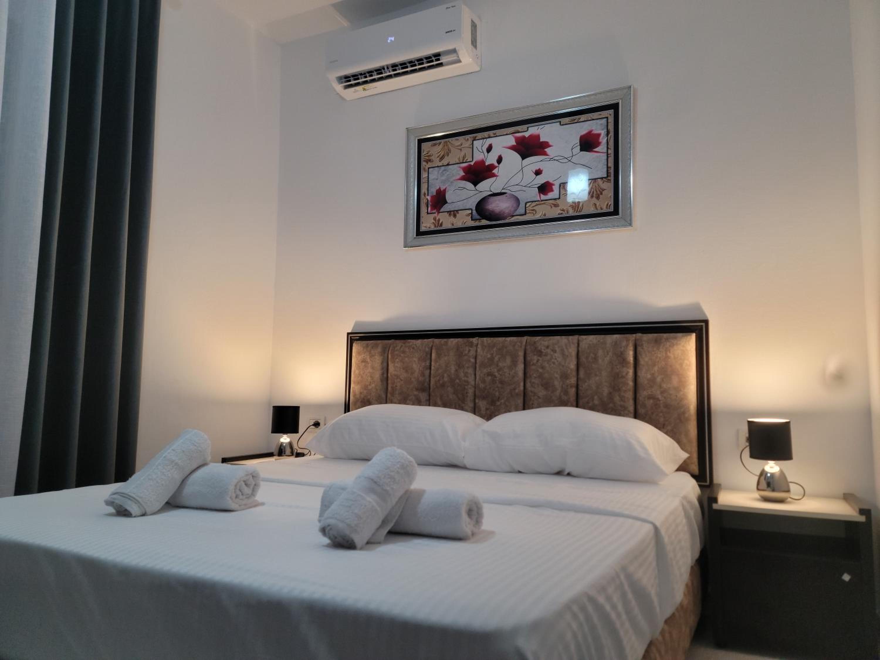 Double Room with Private Bathroom photo 2