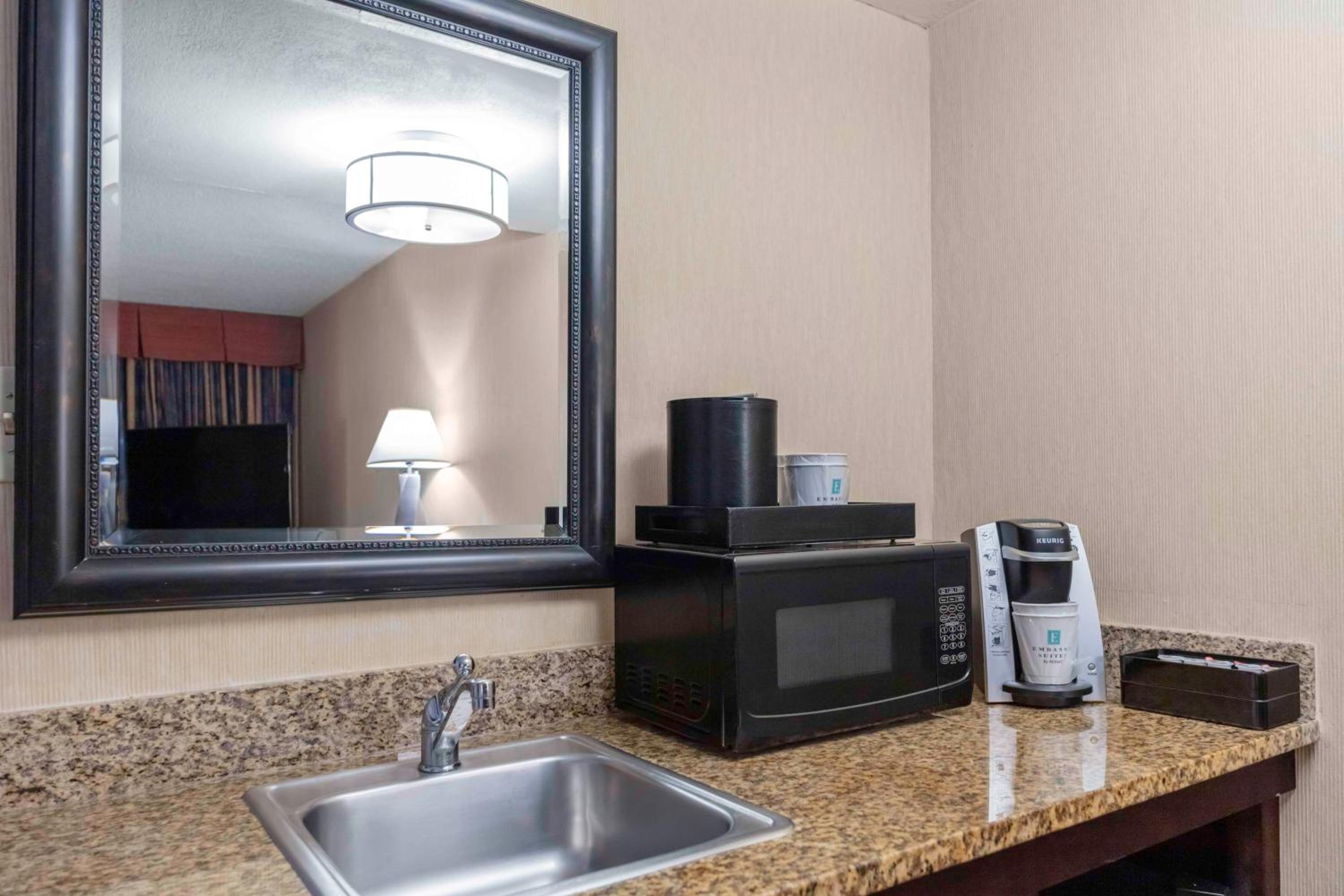 Two-Room King Suite - Non-Smoking photo 3