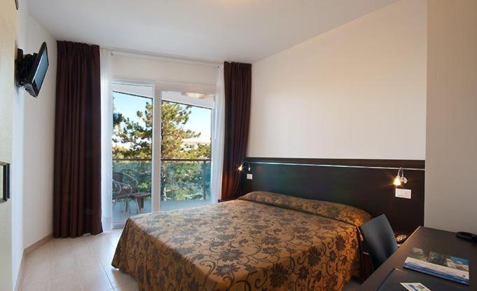 Deluxe Double Room - Photo 7