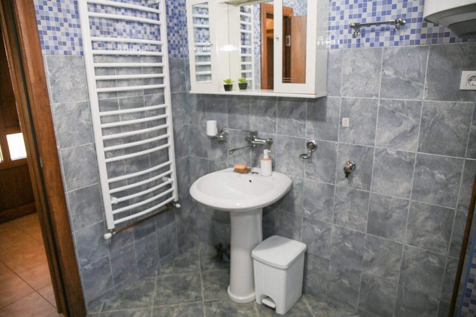 One-Bedroom House photo 2