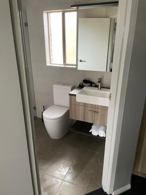 Deluxe Queen Room - Photo 9