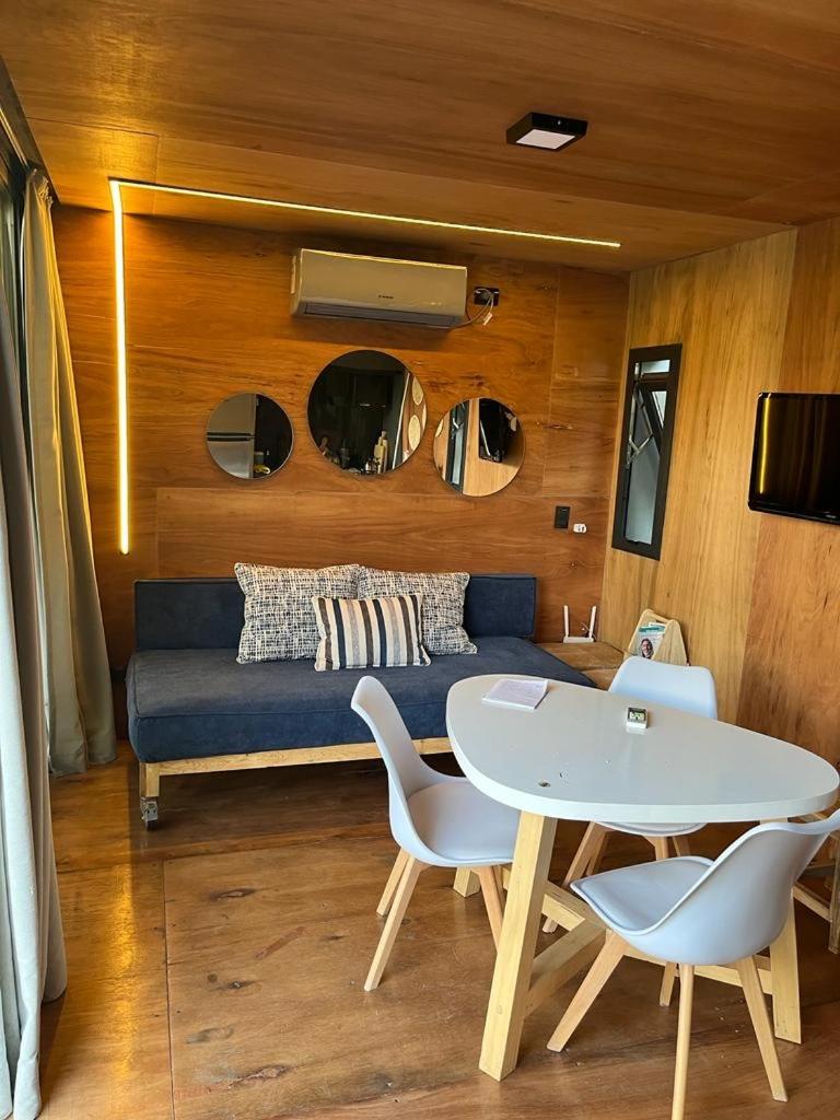 One-Bedroom House photo 1