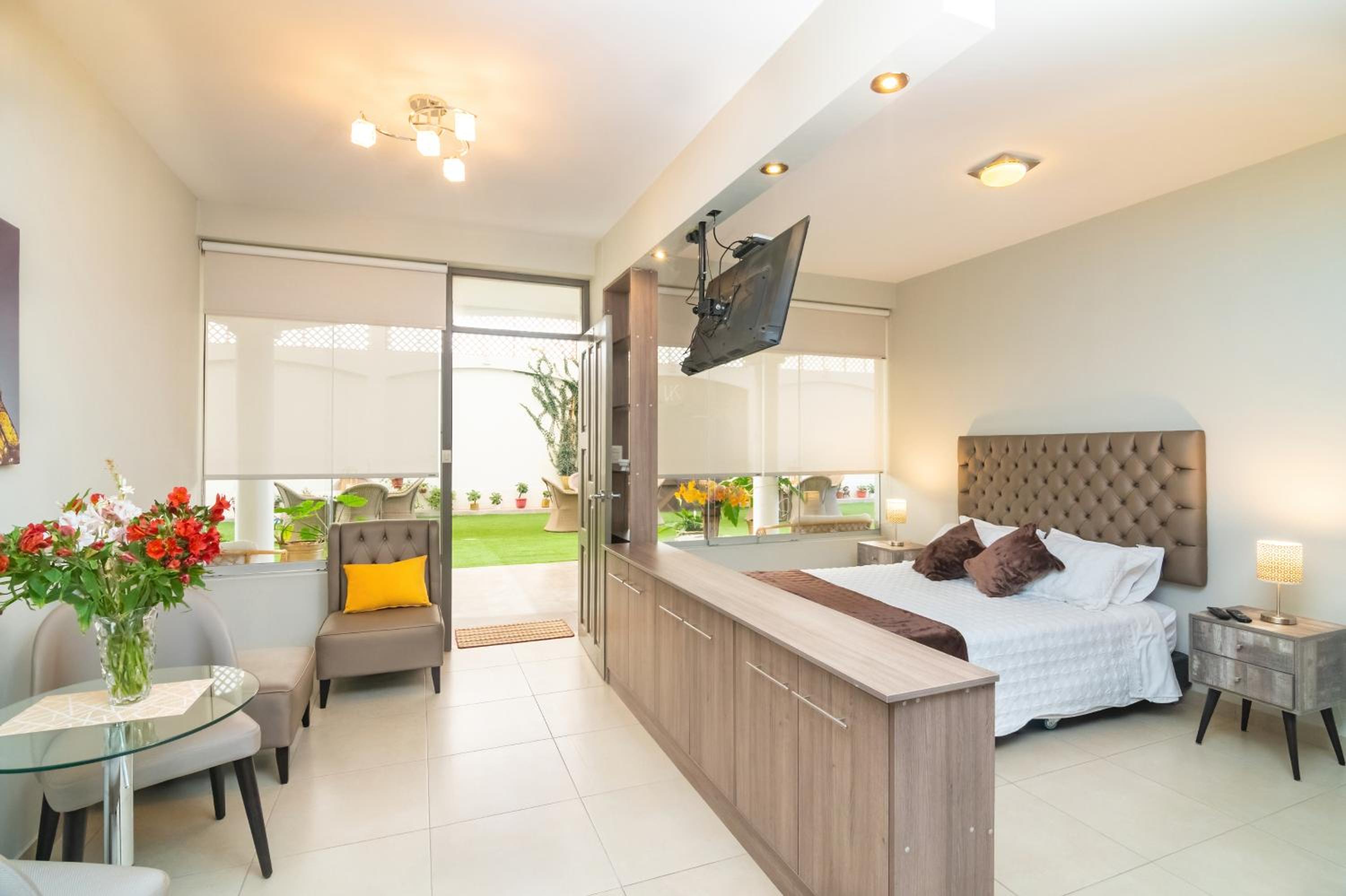 Deluxe Queen Room
