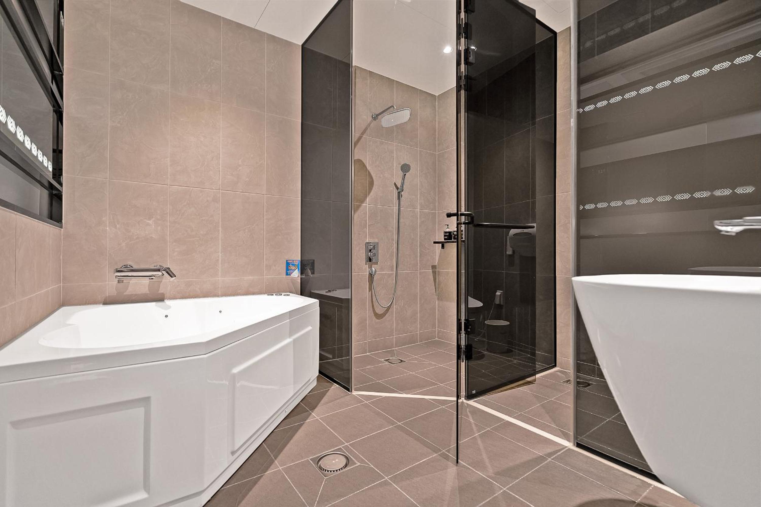 Business Suite - Photo 6